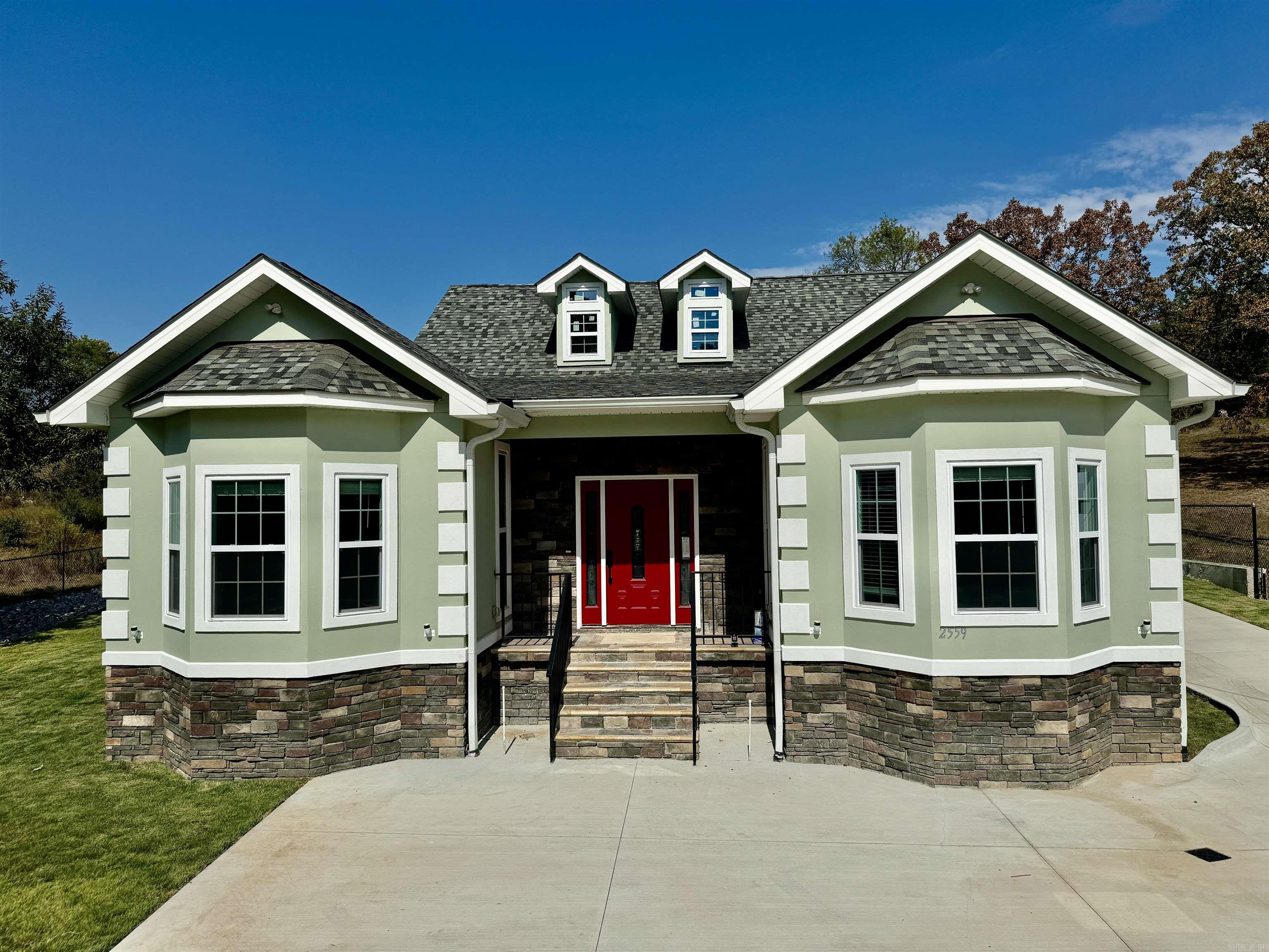 2559 Spring Street Hot Springs, AR 71901