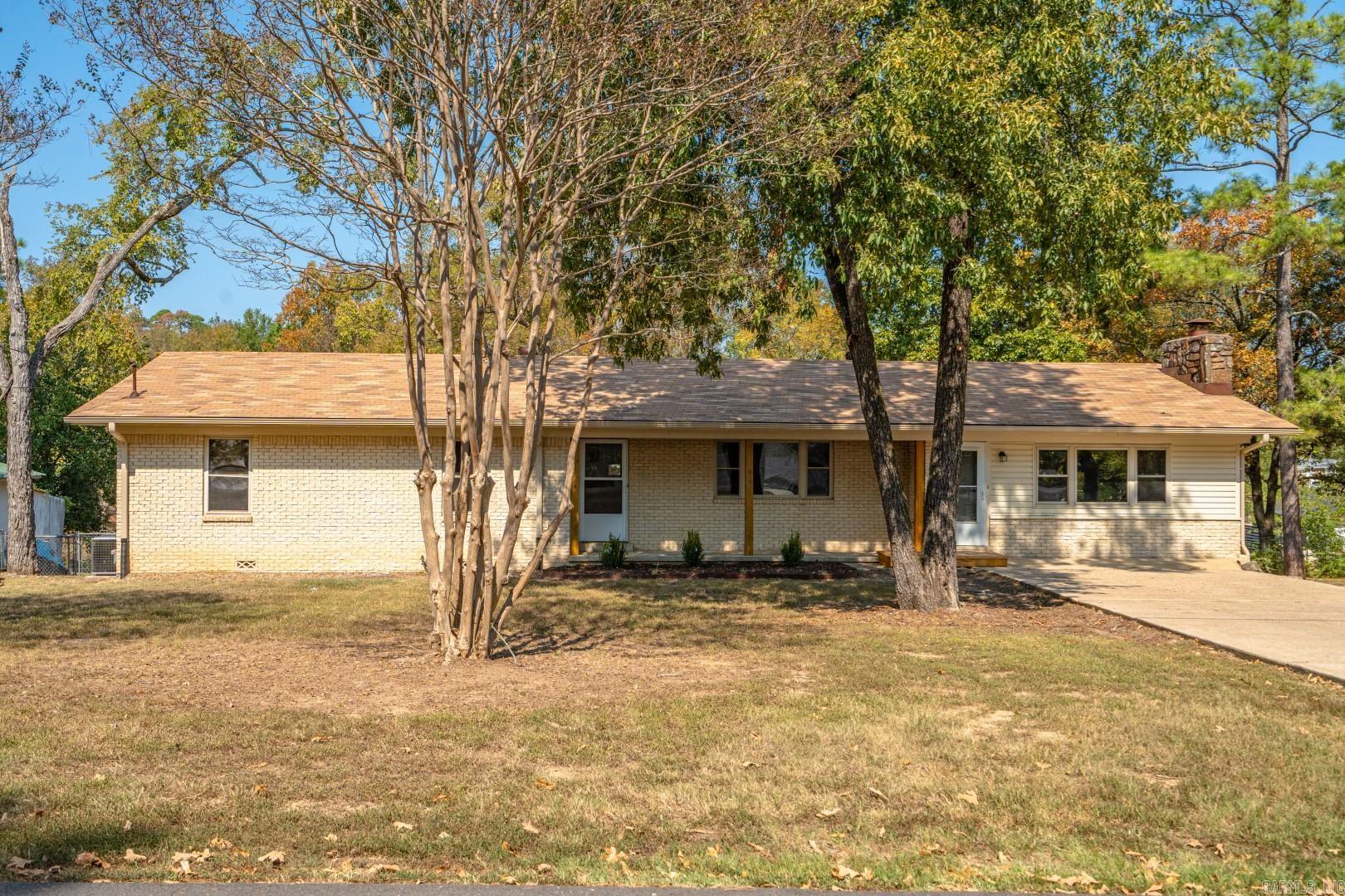 235 Echo Point Hot Springs, AR 71913