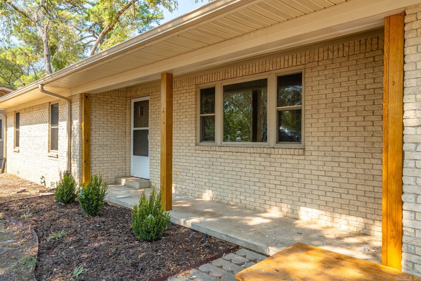 235 Echo Point Hot Springs, AR 71913