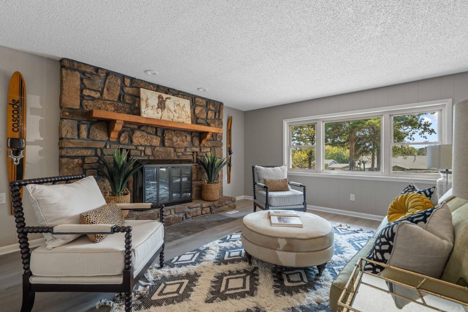 235 Echo Point Hot Springs, AR 71913