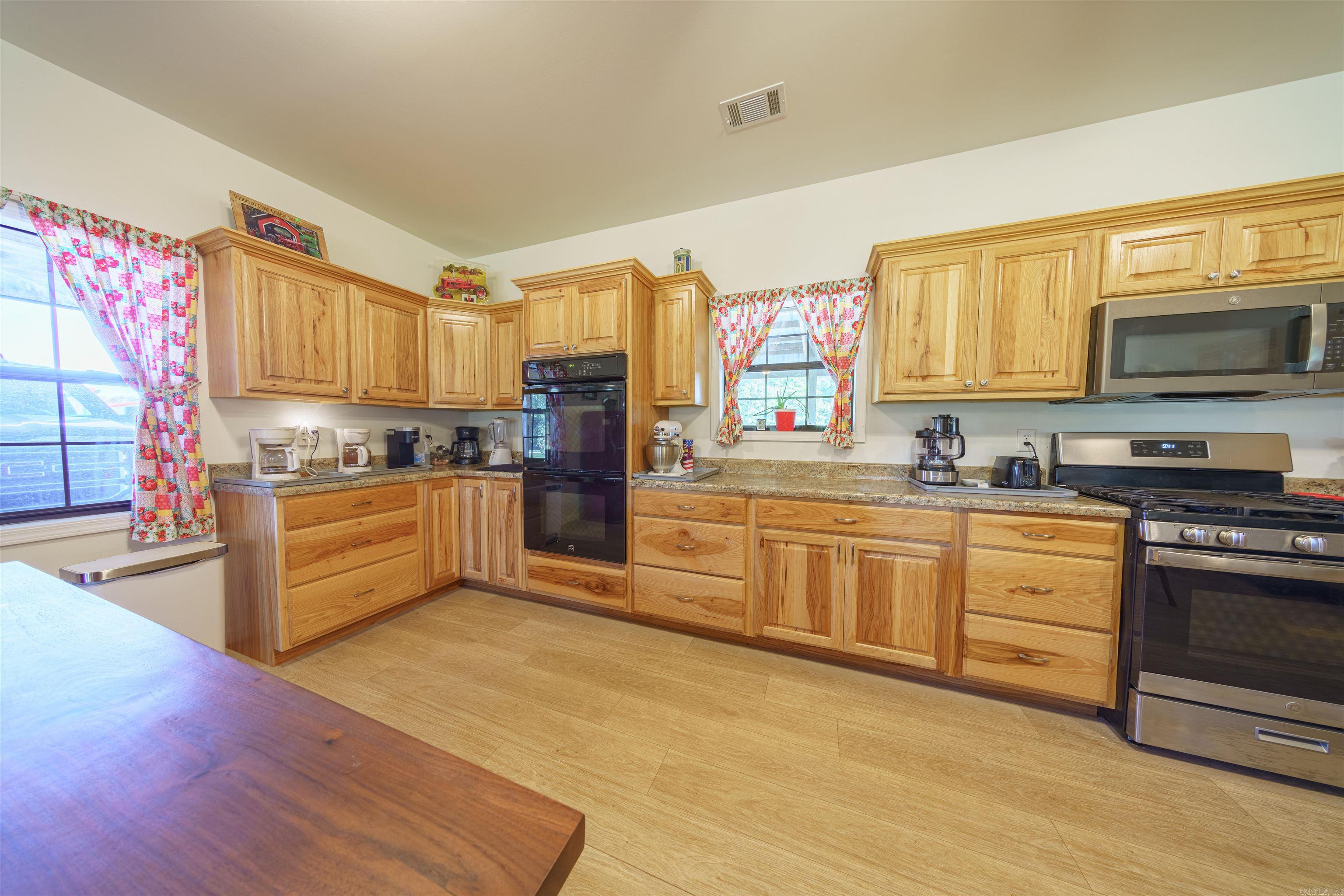 10  Strawberry Valley Rd  Ash Flat, AR