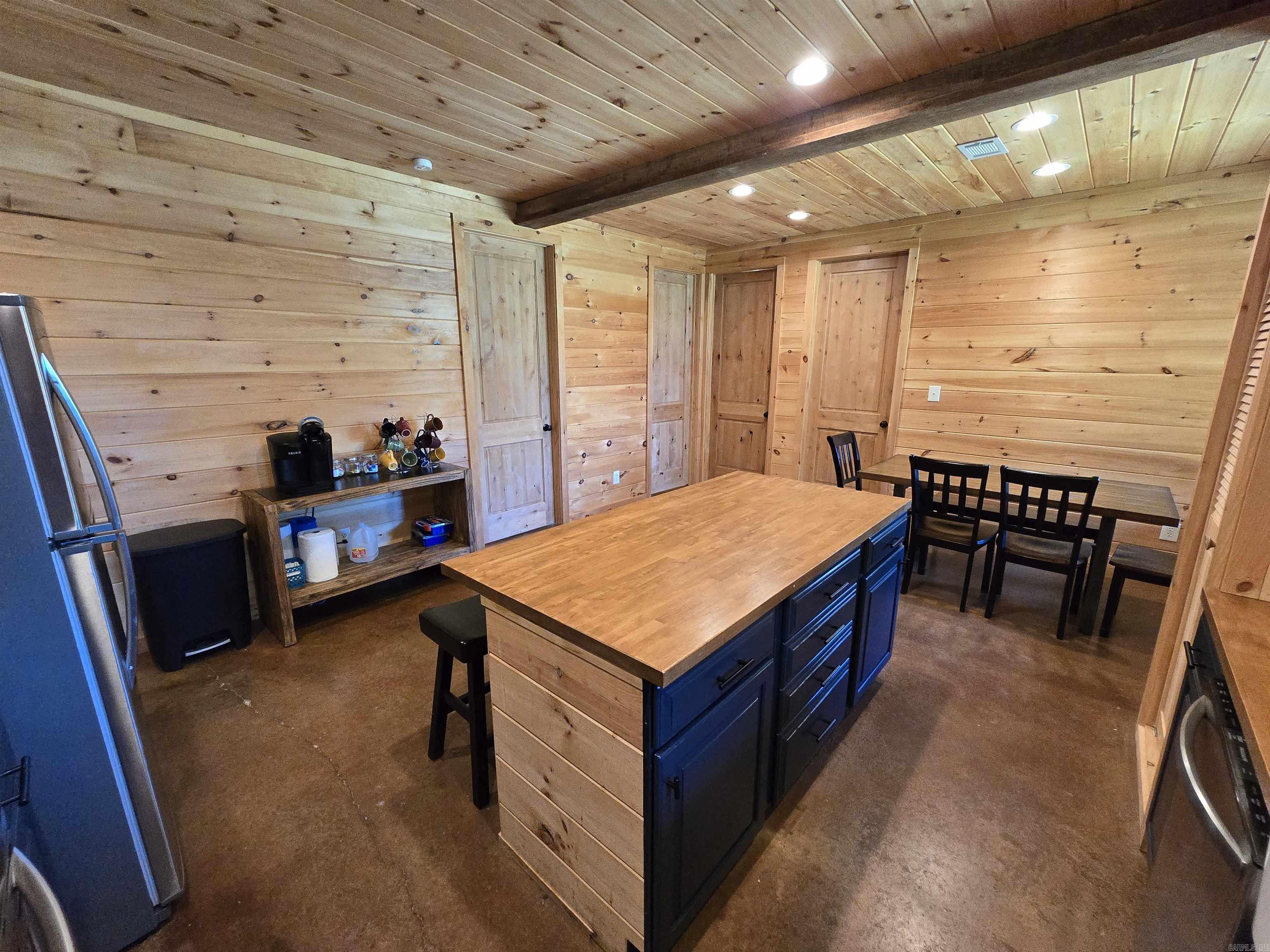 3193  Brownsville Rd  Greers Ferry, AR