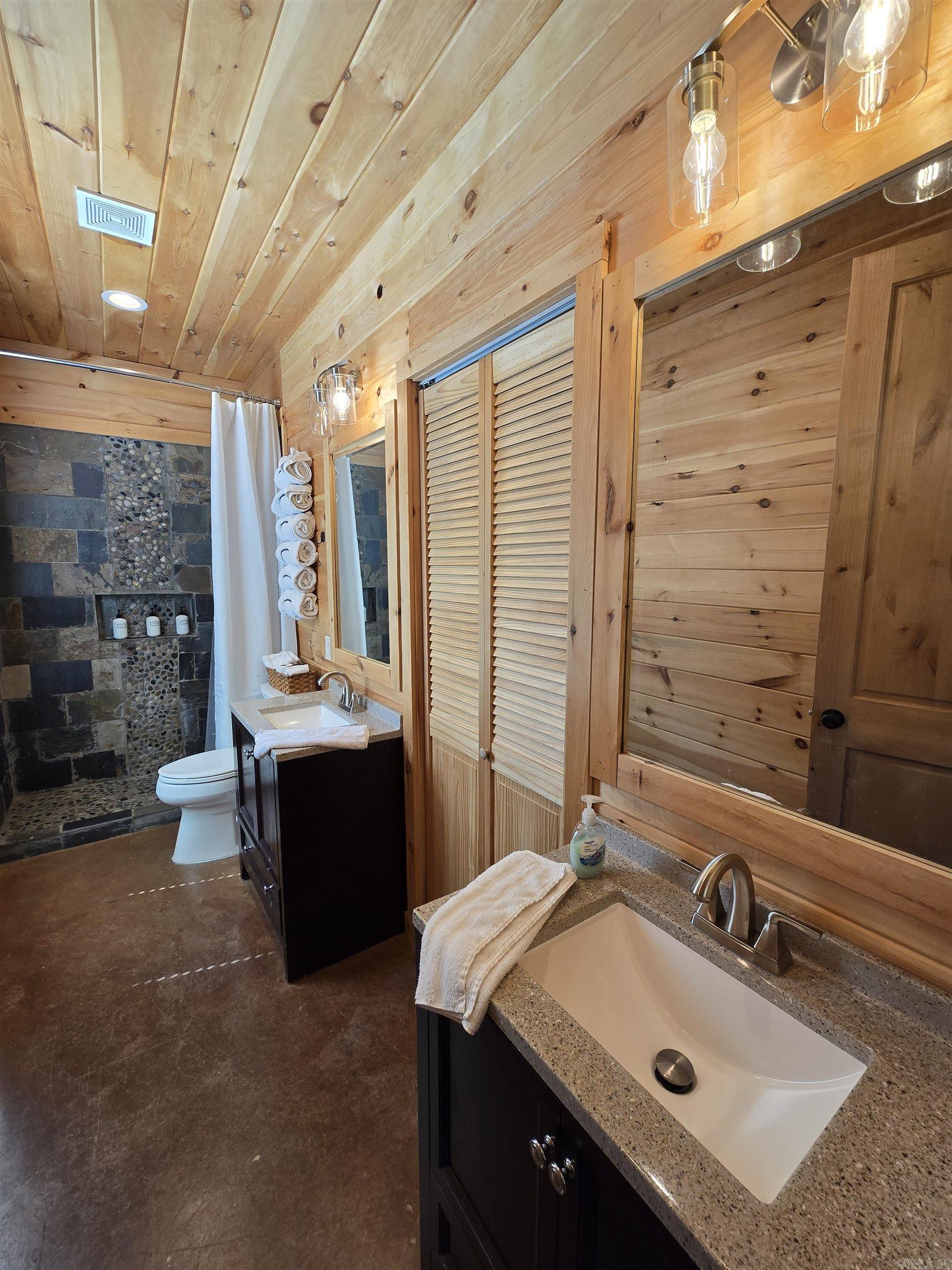 3193  Brownsville Rd  Greers Ferry, AR