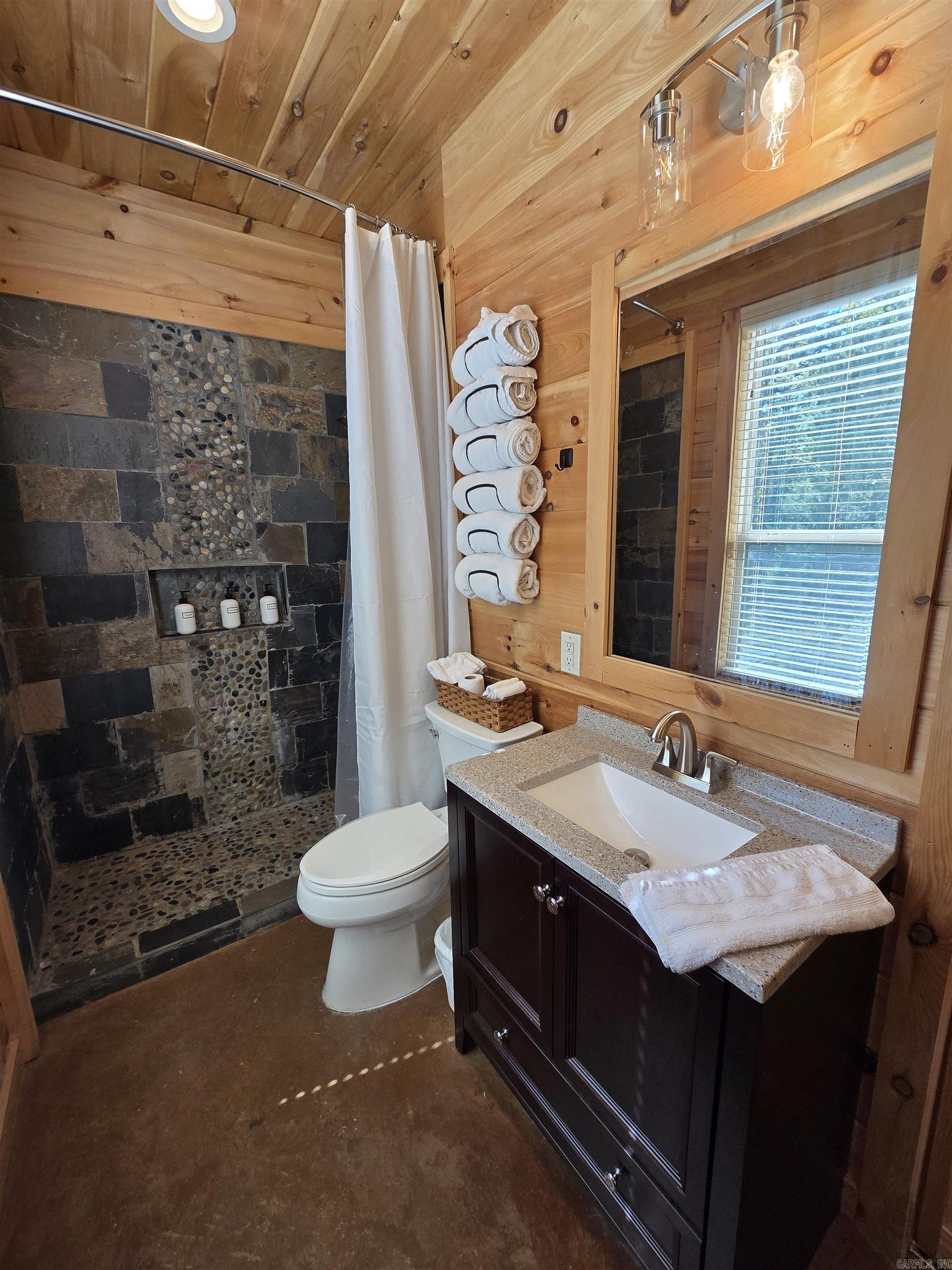 3193  Brownsville Rd  Greers Ferry, AR