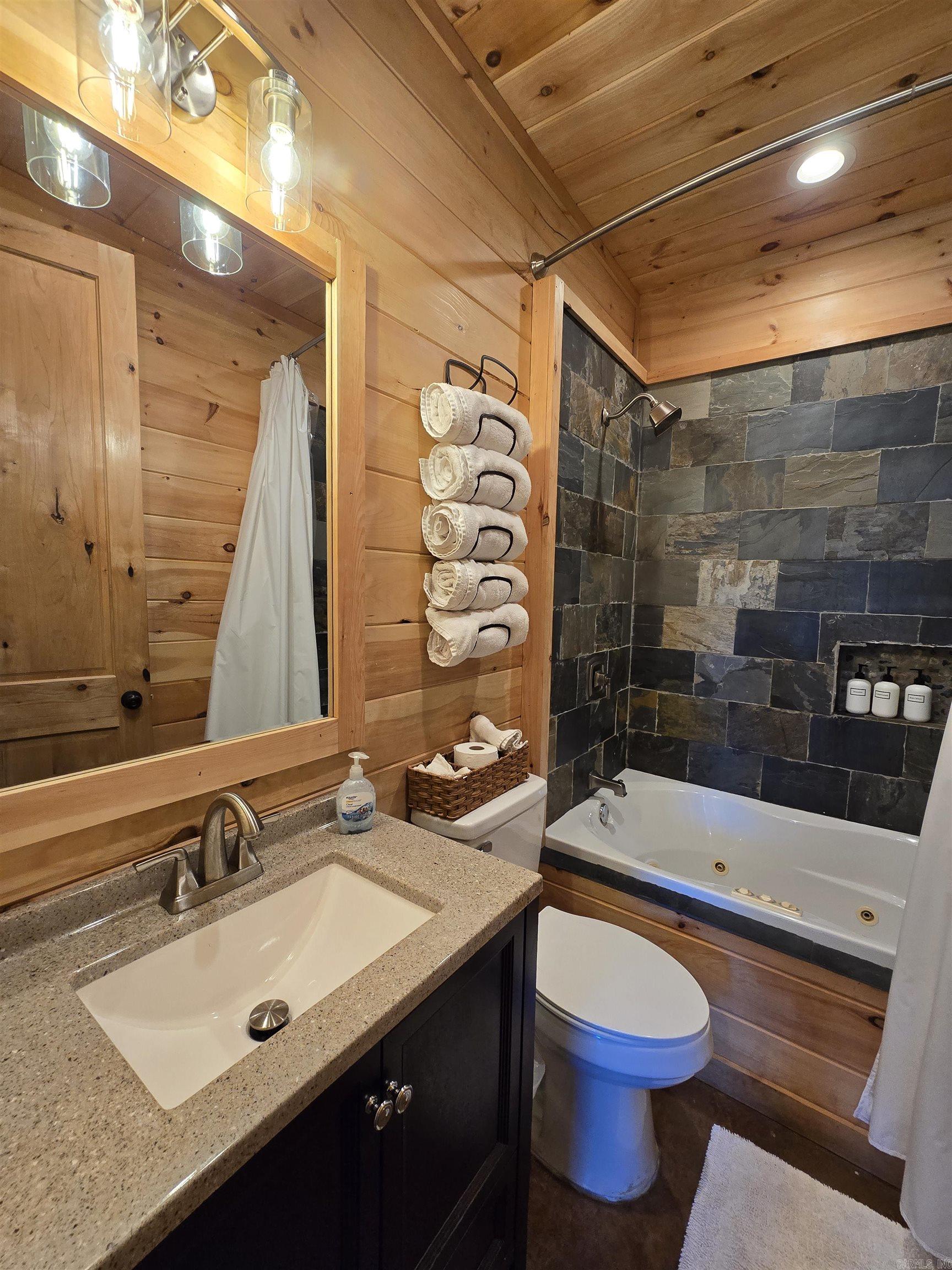 3193  Brownsville Rd  Greers Ferry, AR