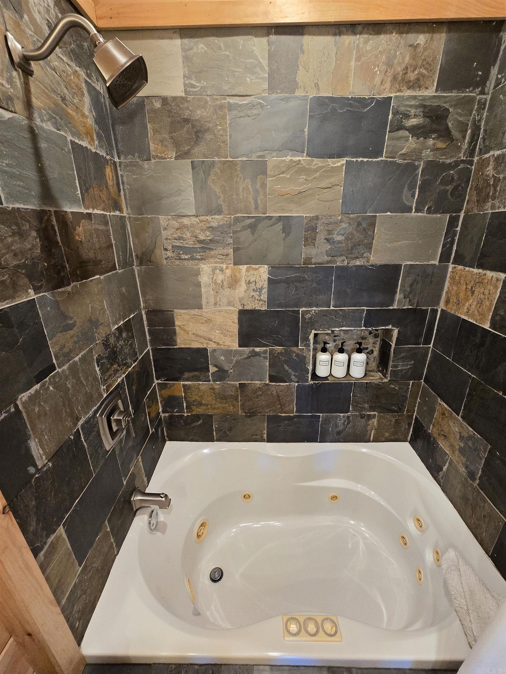 3193  Brownsville Rd  Greers Ferry, AR
