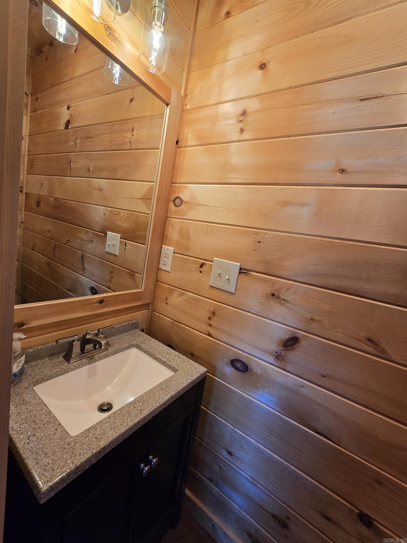 3193  Brownsville Rd  Greers Ferry, AR