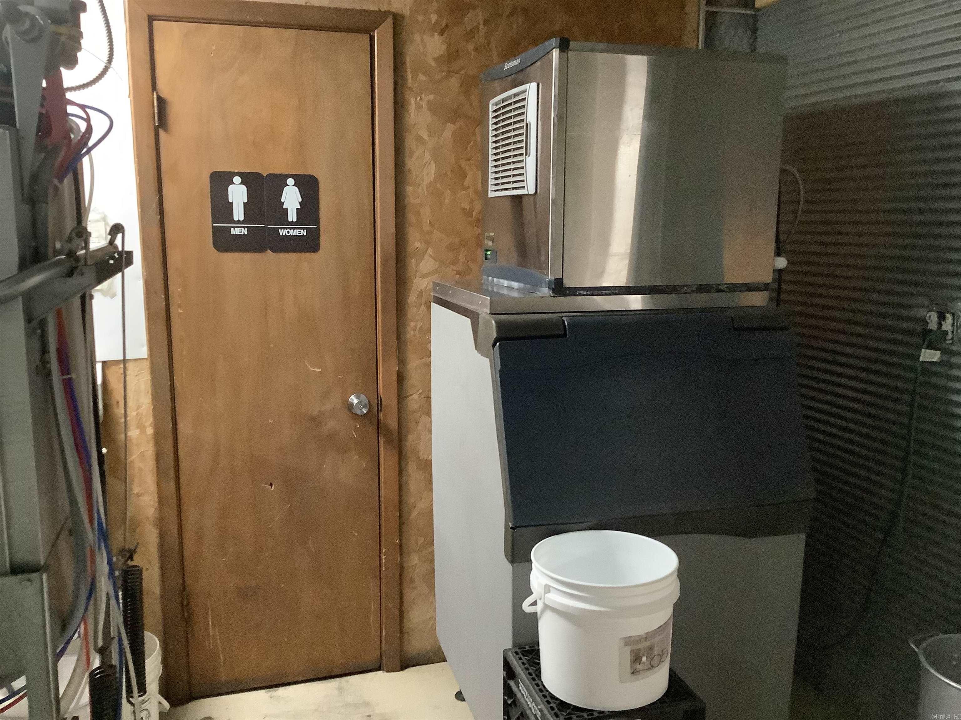 133 N Highway 167  Bald Knob, AR