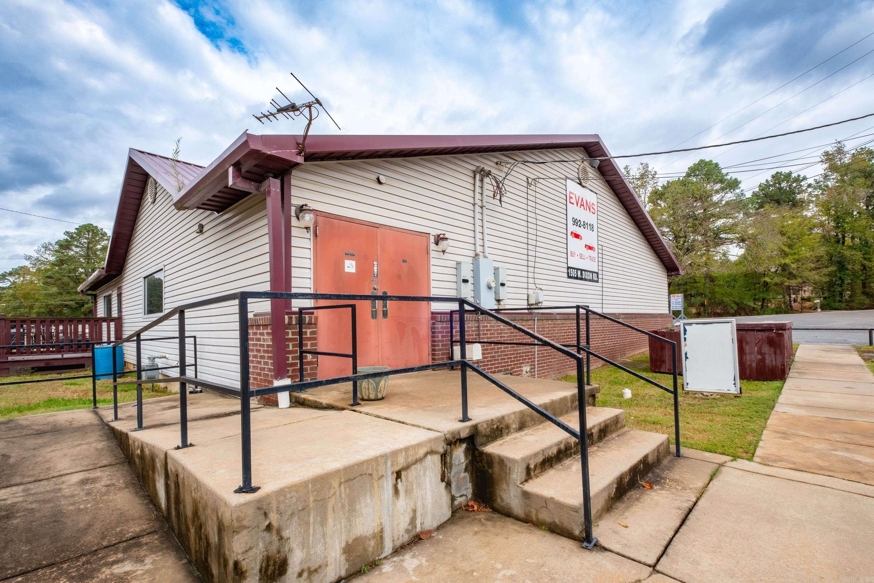 1505 W Dixon  Little Rock, AR