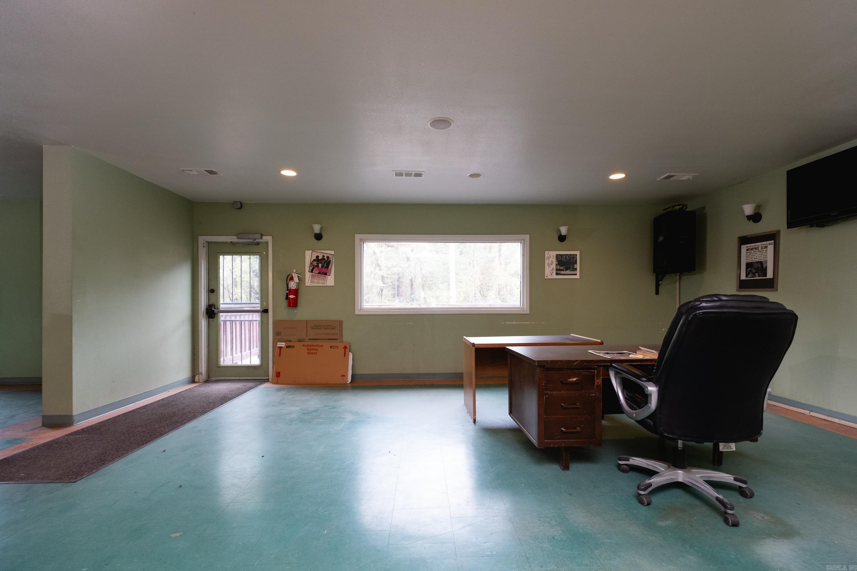 1505 W Dixon  Little Rock, AR