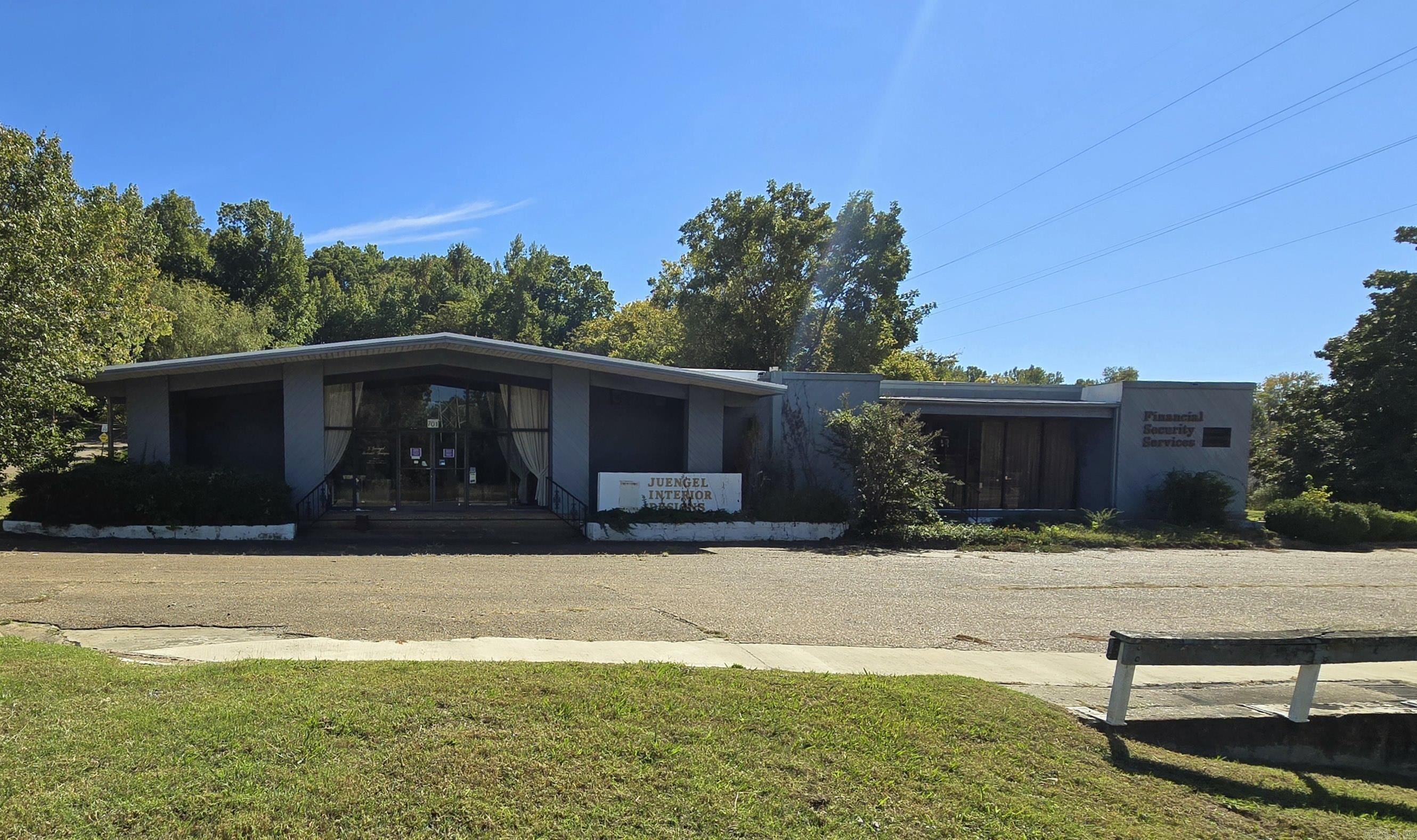 701  Oakland  Helena, AR