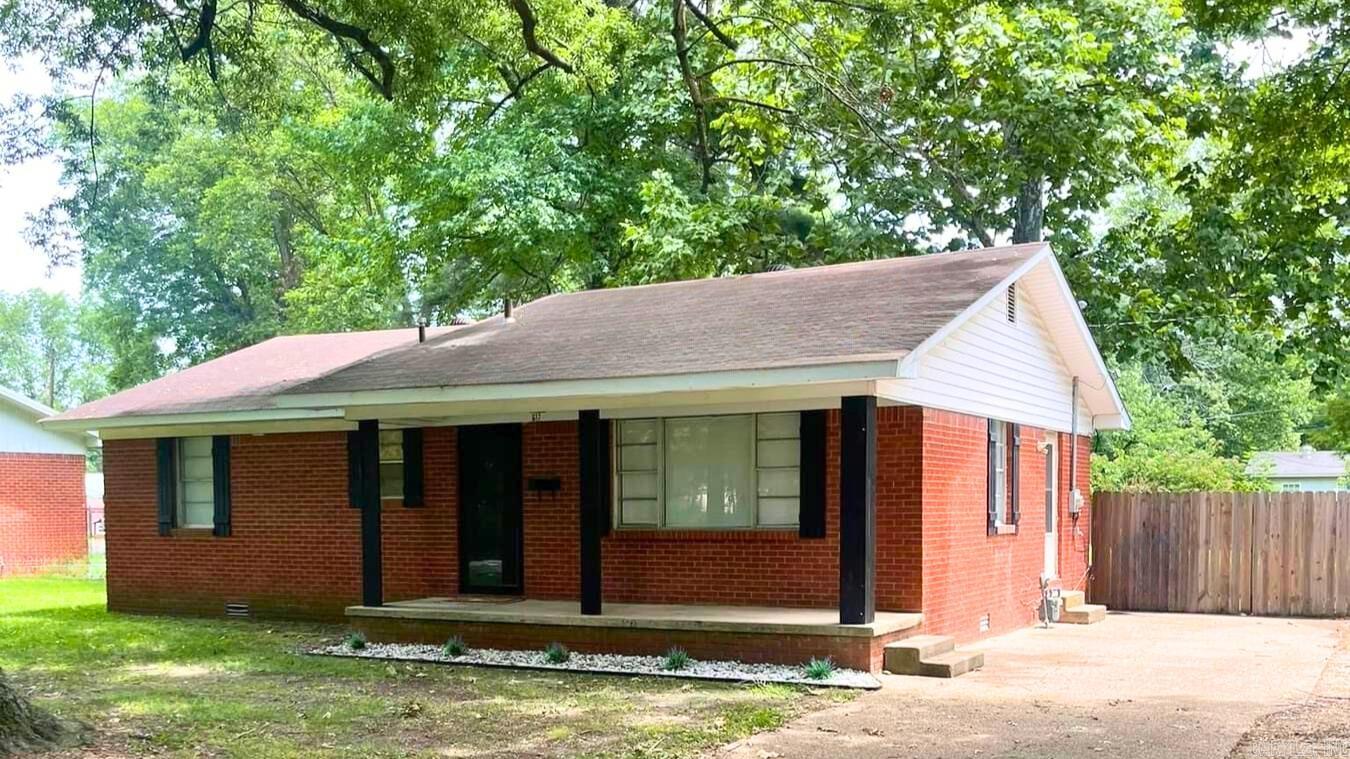 617 S Clayton  Rector, AR