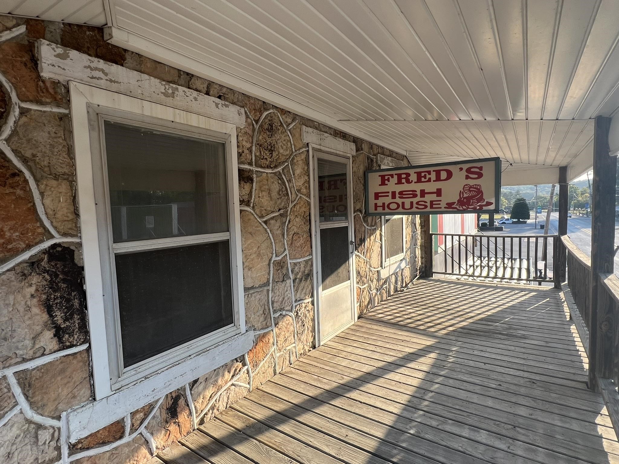 225  Main  Mammoth Spring, AR