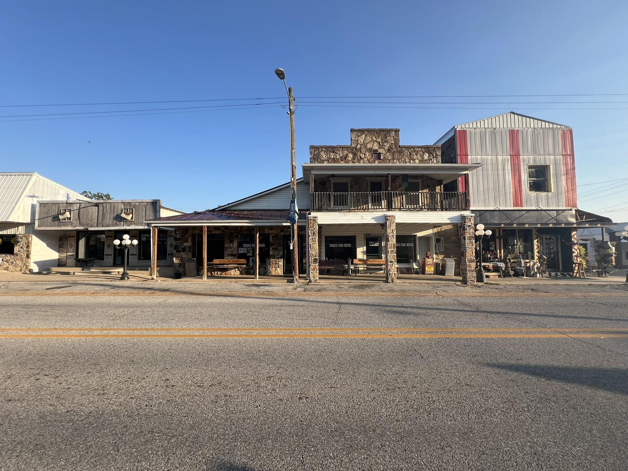 225  Main  Mammoth Spring, AR