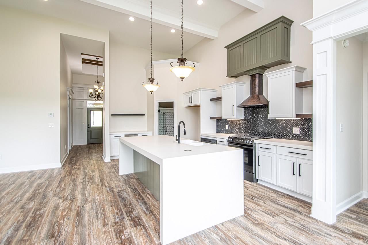 8101  Kanis Oaks Dr  Little Rock, AR