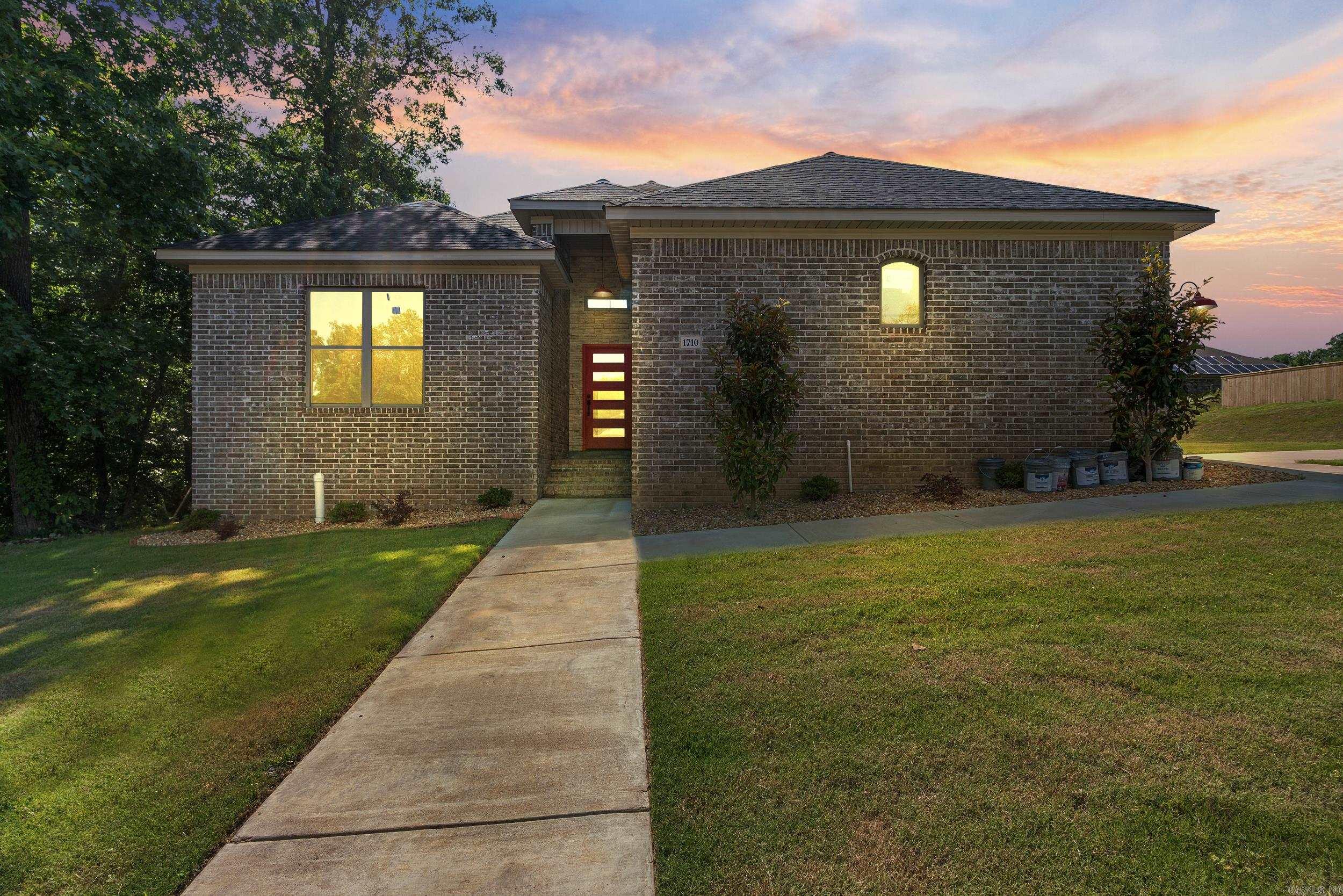 1710  Village Lake Dr  Little Rock, AR