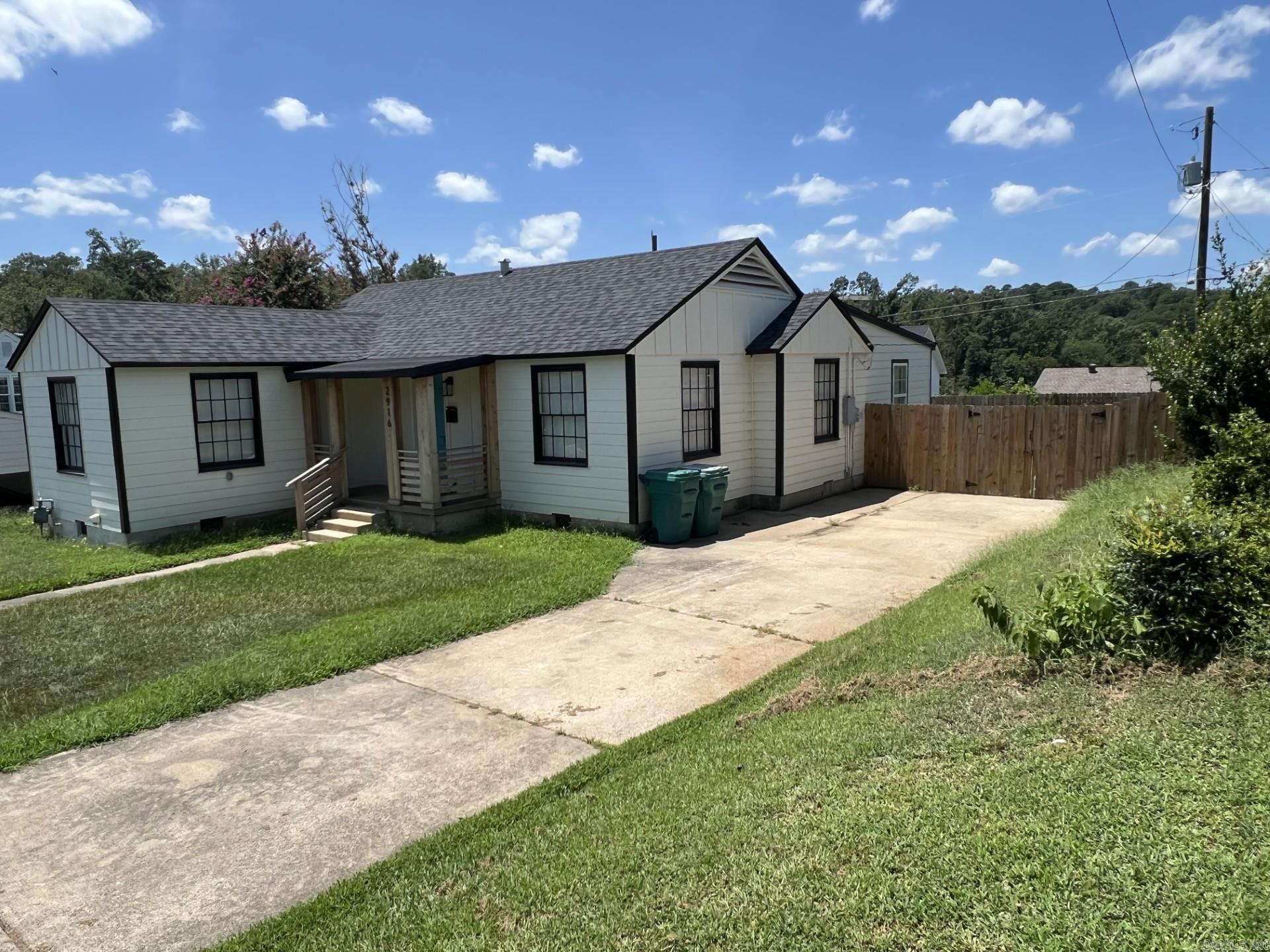 2916 Dalewood