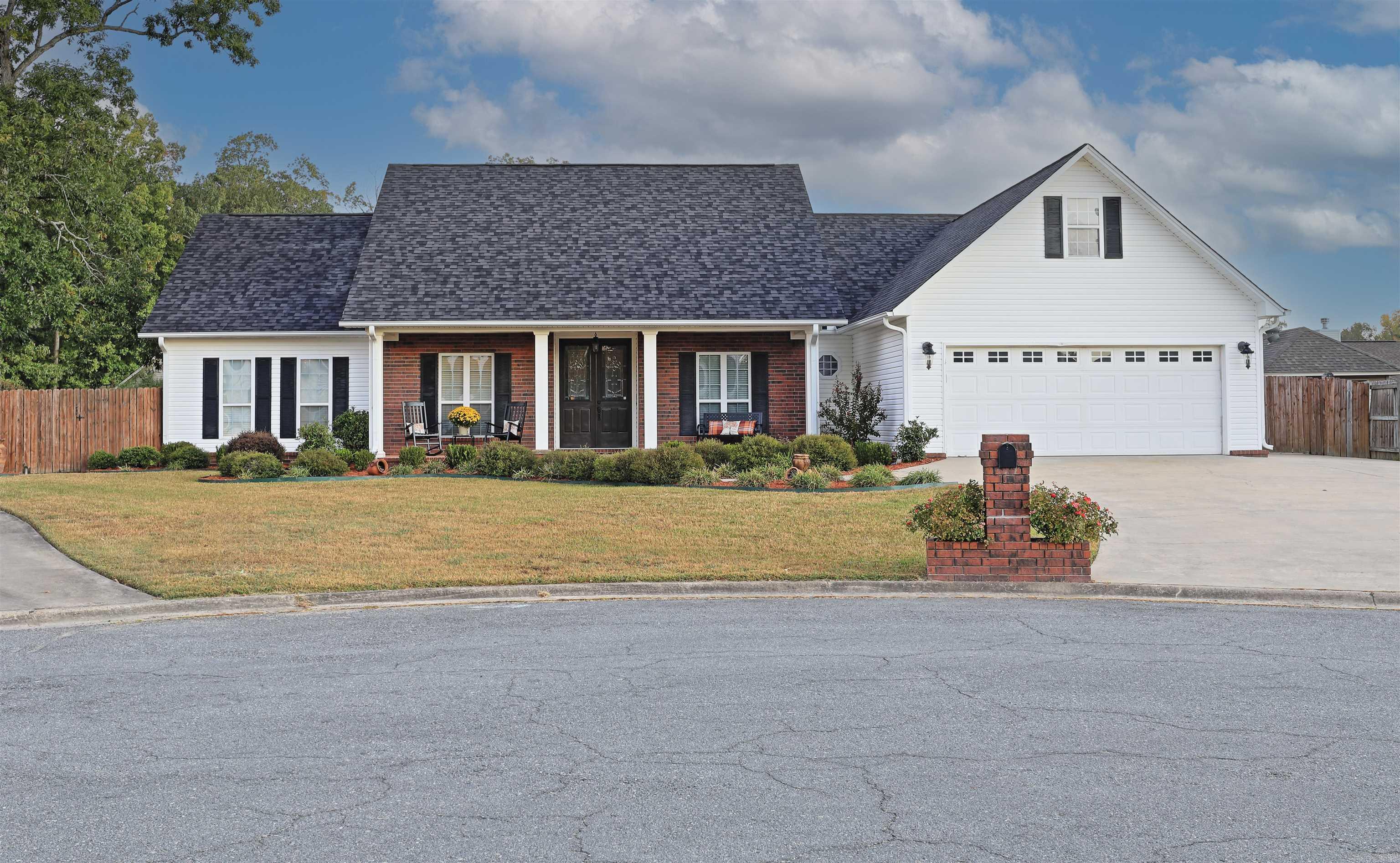209  Grizzly Bear  White Hall, AR