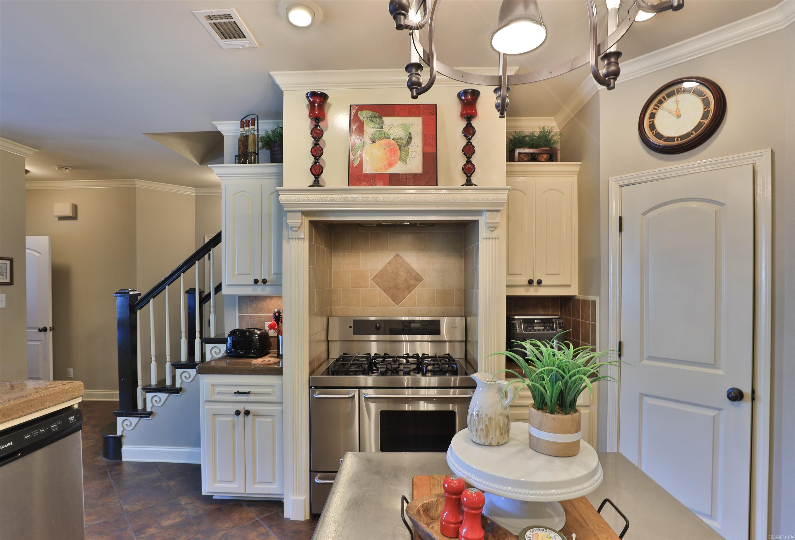 209  Grizzly Bear  White Hall, AR