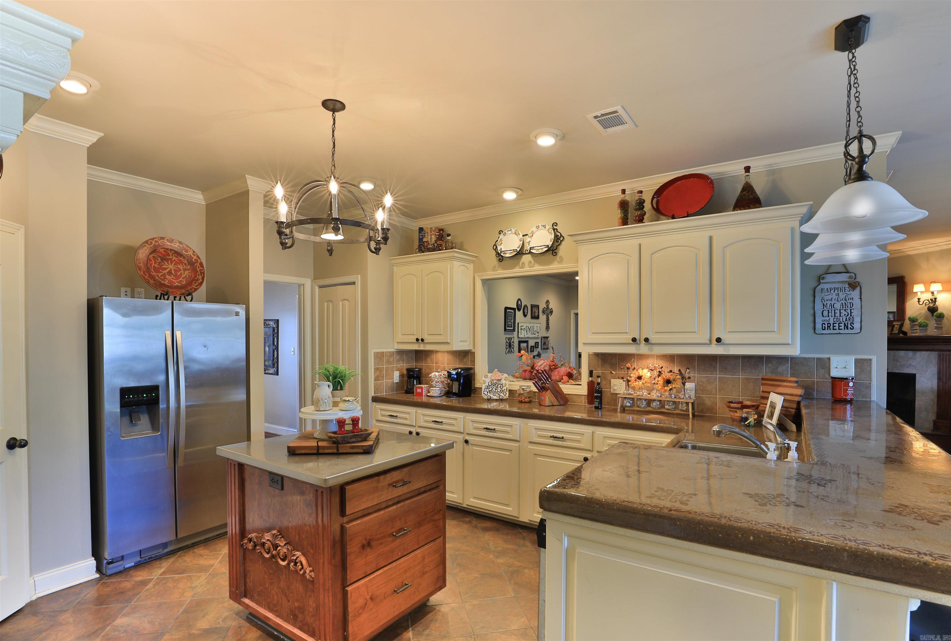 209  Grizzly Bear  White Hall, AR