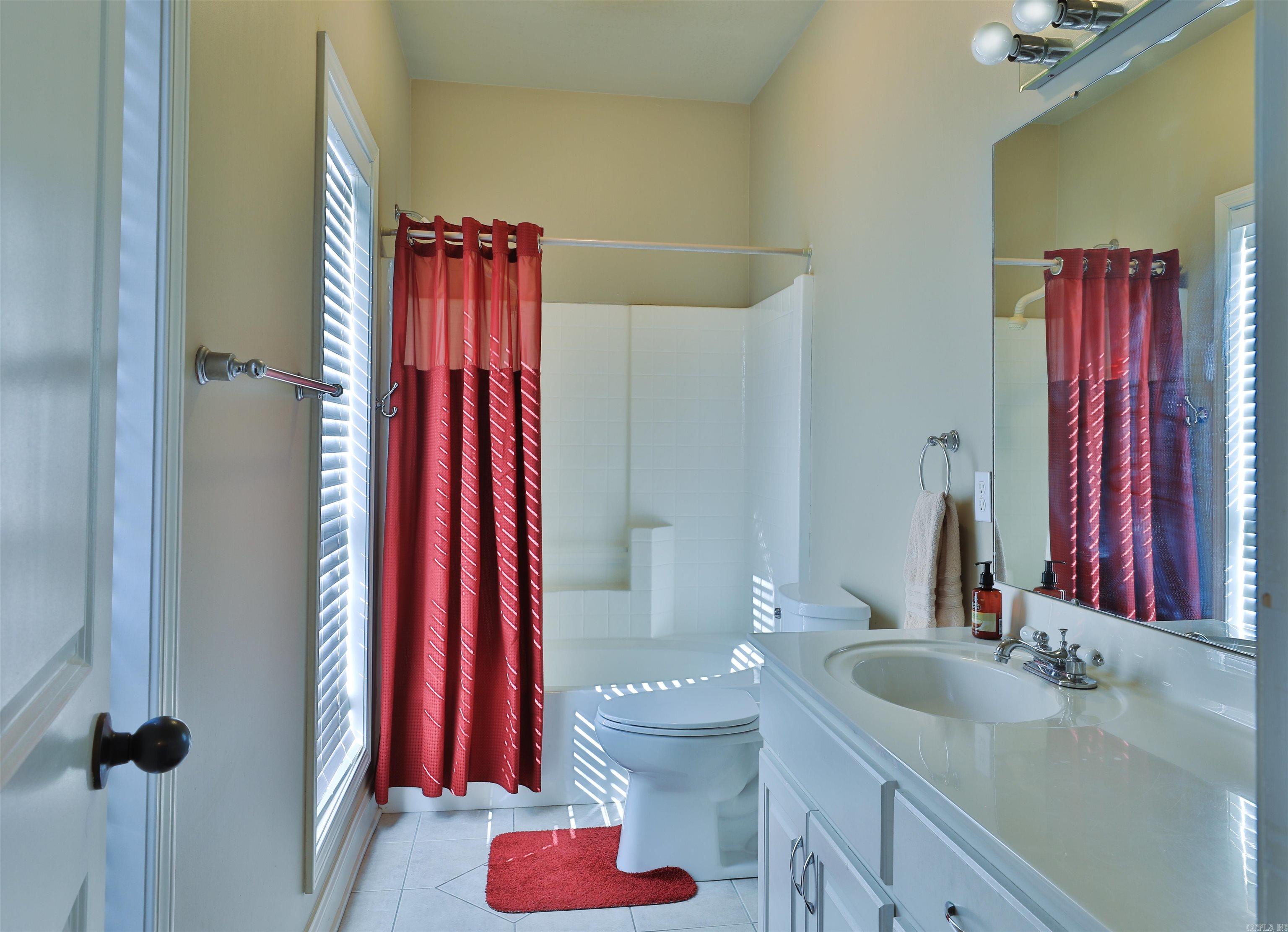 209  Grizzly Bear  White Hall, AR