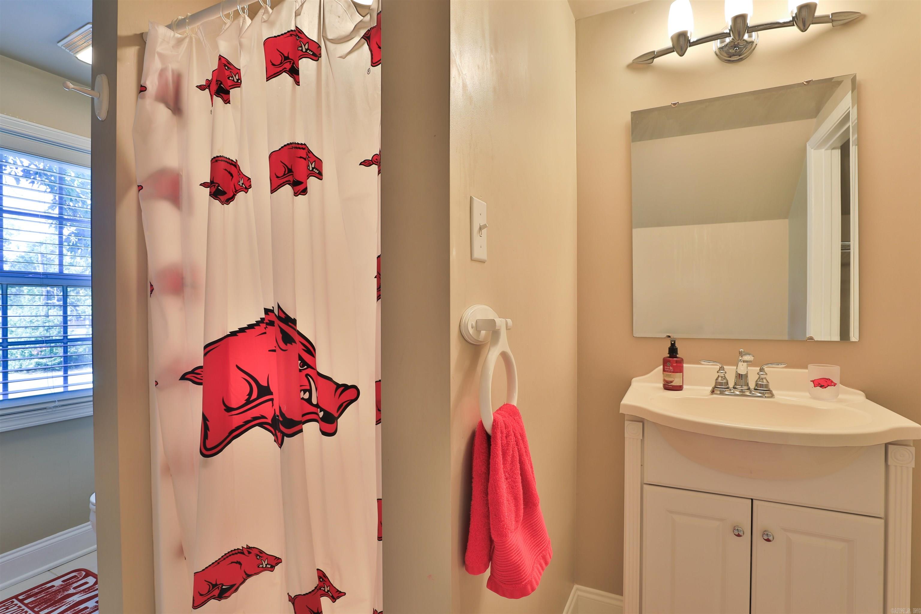 209  Grizzly Bear  White Hall, AR