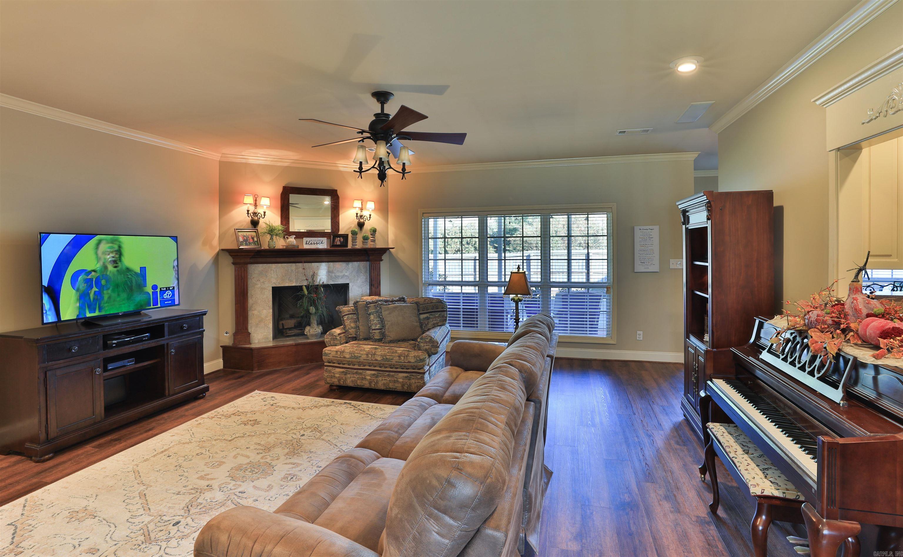 209  Grizzly Bear  White Hall, AR