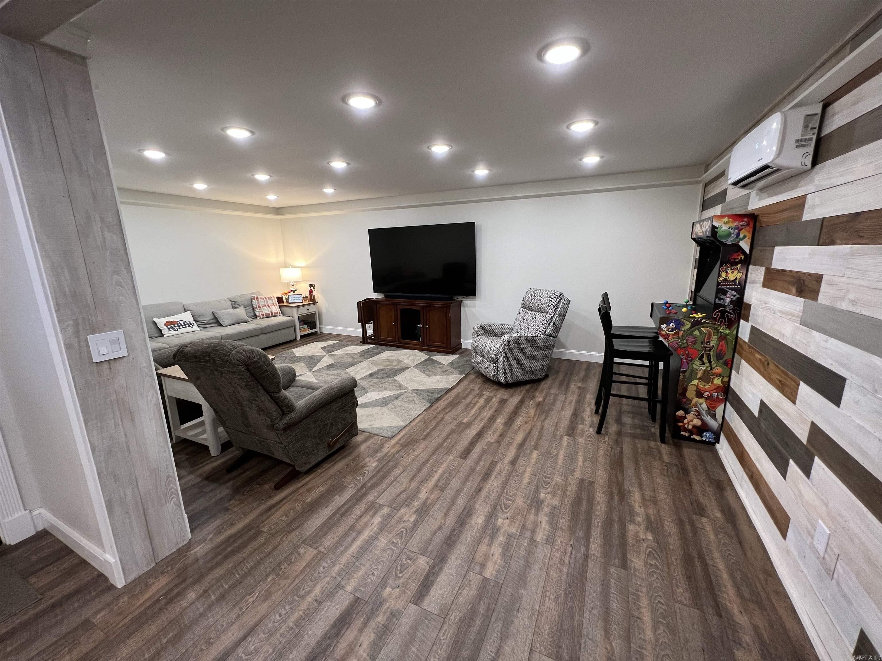 2343  Barrens Community  Clinton, AR