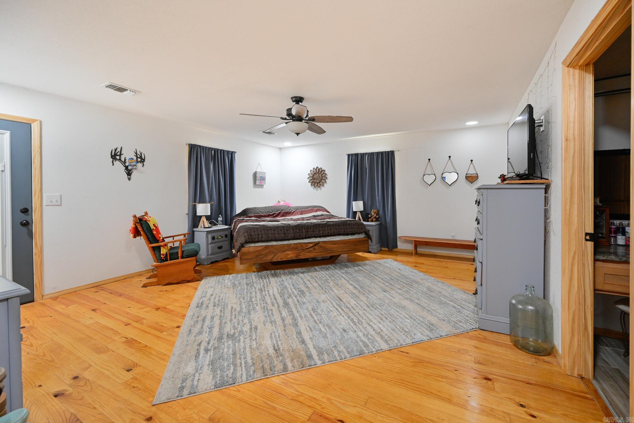 6083  Highway 71 S  Cove, AR