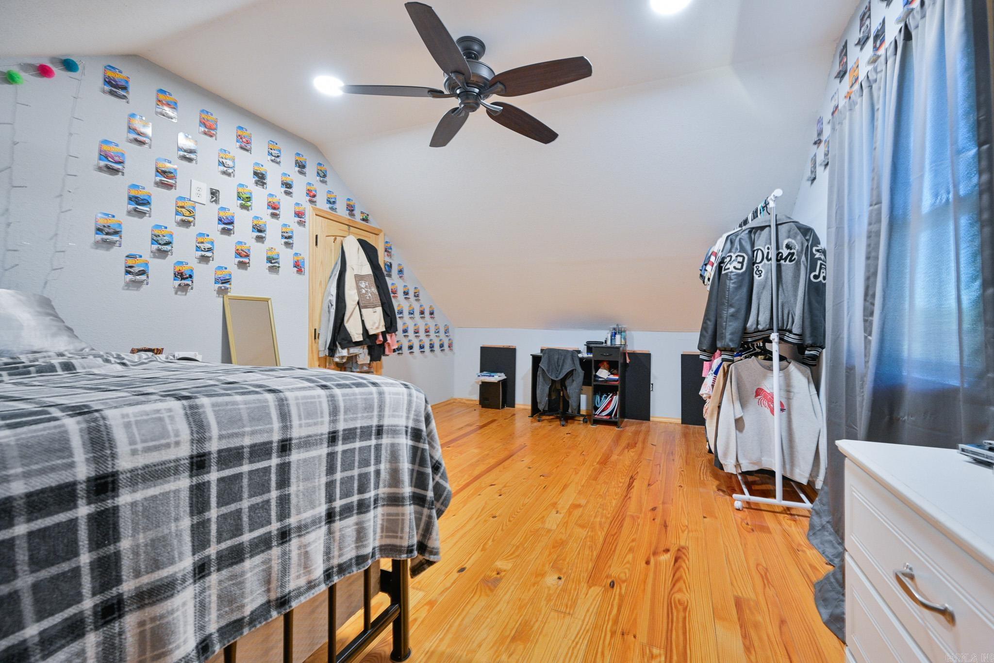 6083  Highway 71 S  Cove, AR