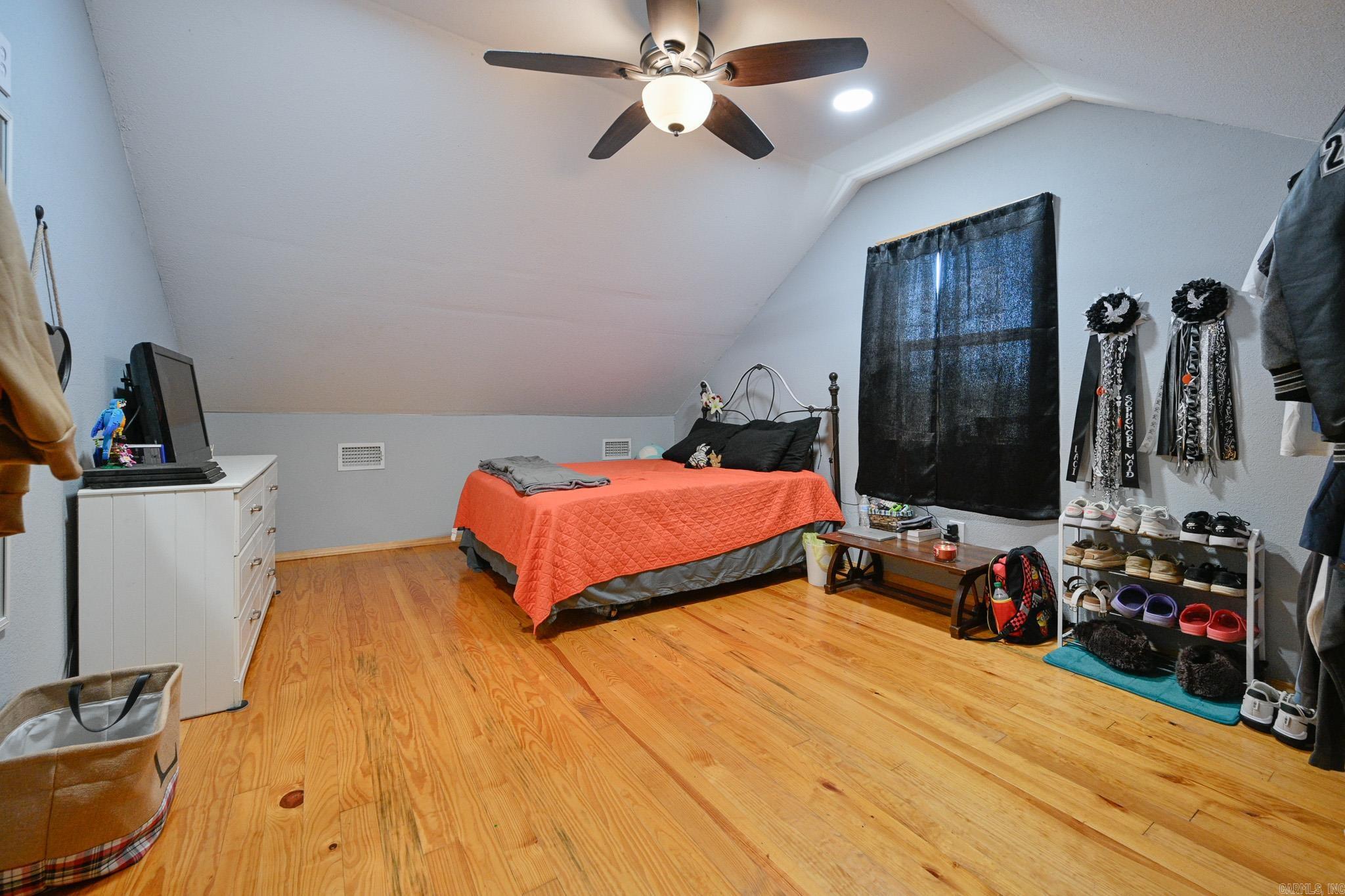 6083  Highway 71 S  Cove, AR
