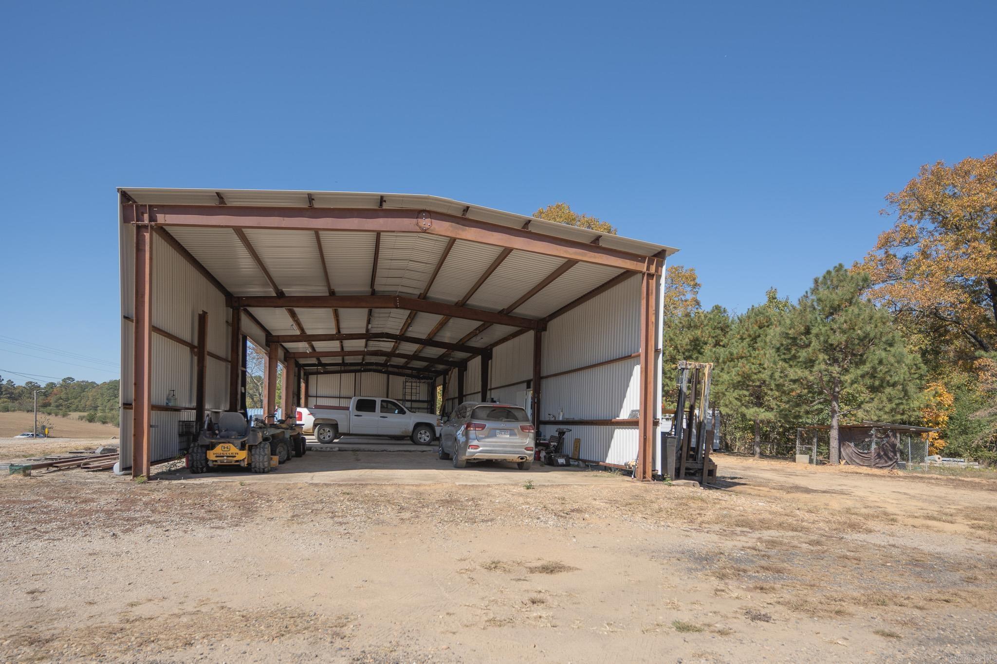 6083  Highway 71 S  Cove, AR