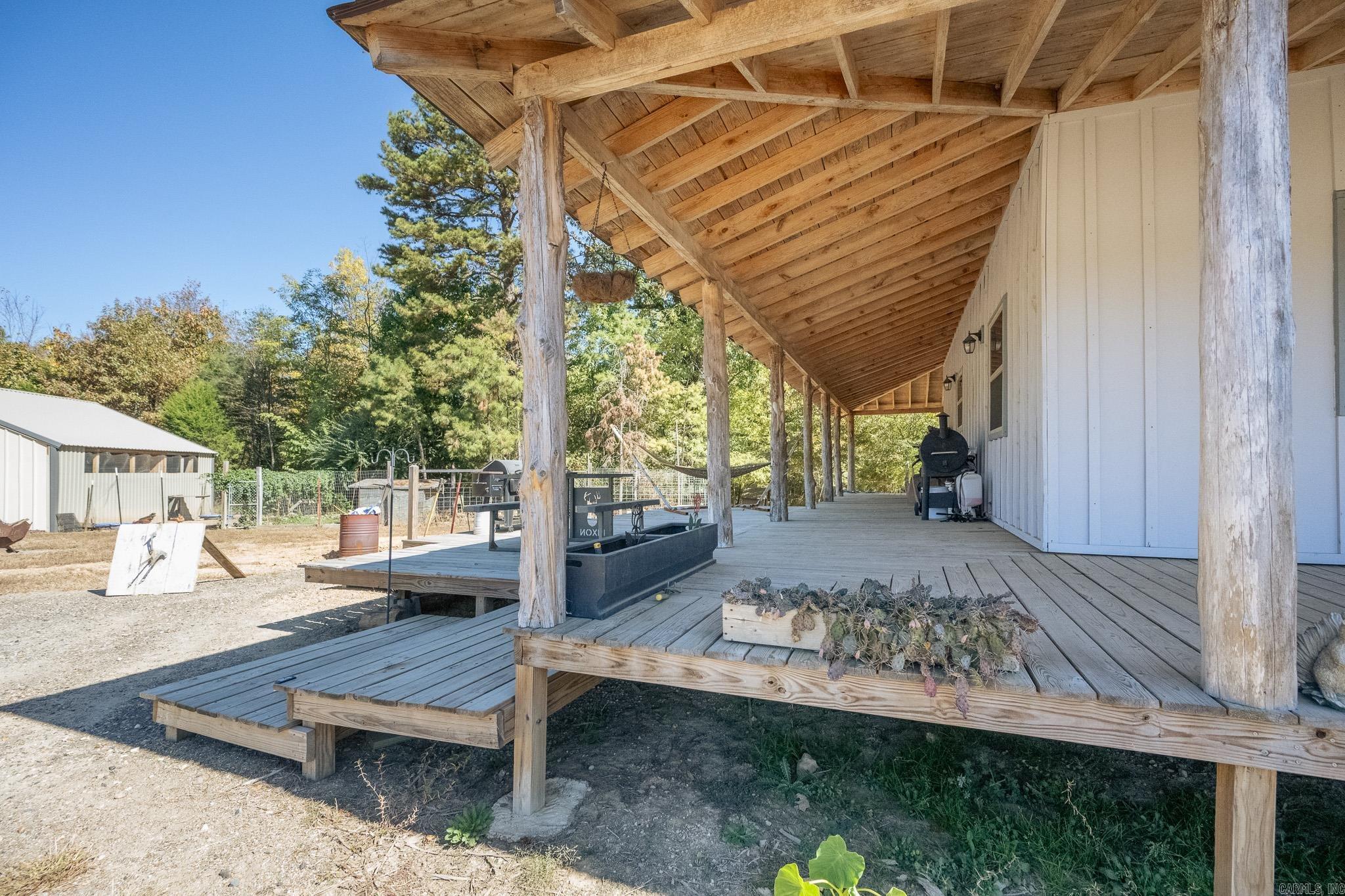 6083 Highway 71 S  Cove, AR