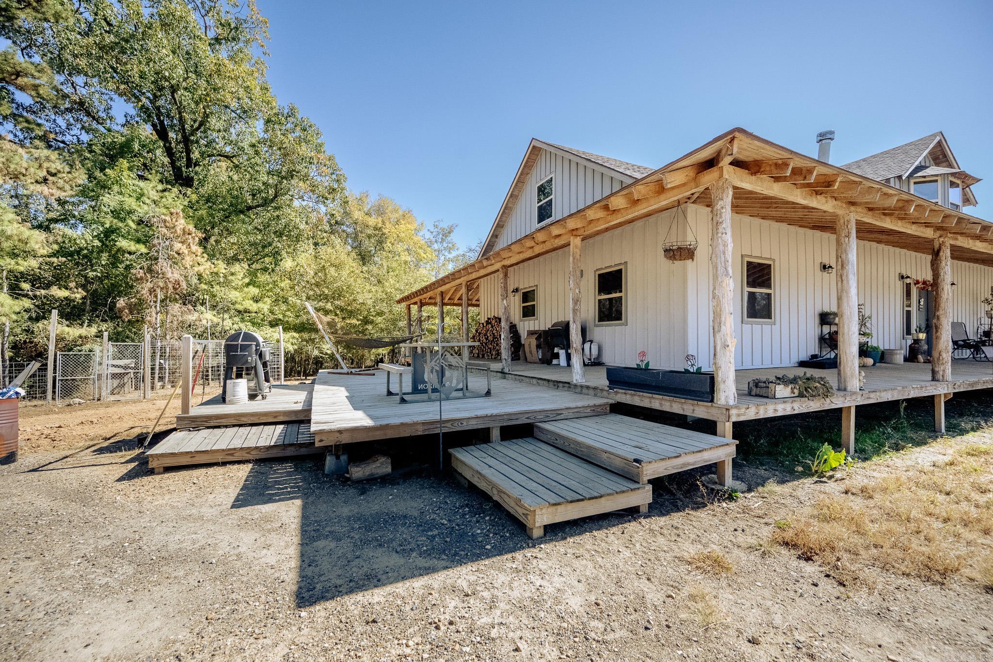 6083 Highway 71 S  Cove, AR