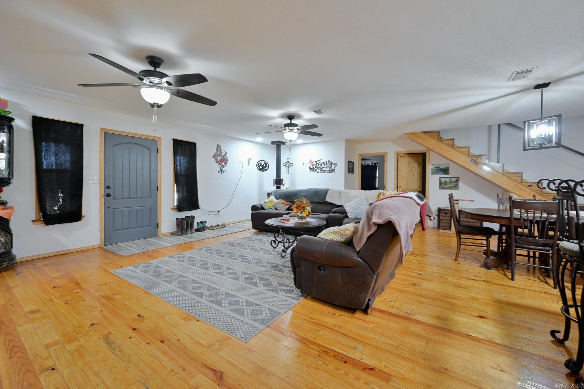 6083  Highway 71 S  Cove, AR