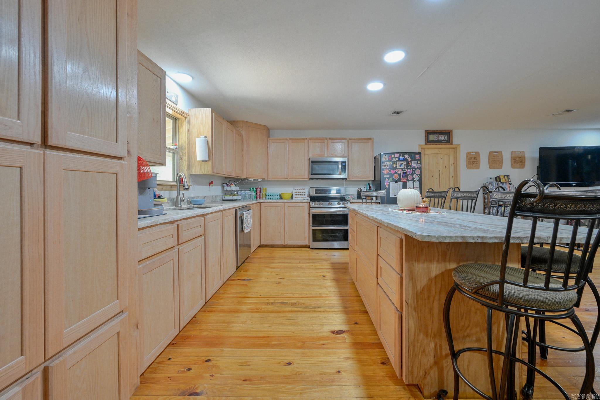 6083  Highway 71 S  Cove, AR