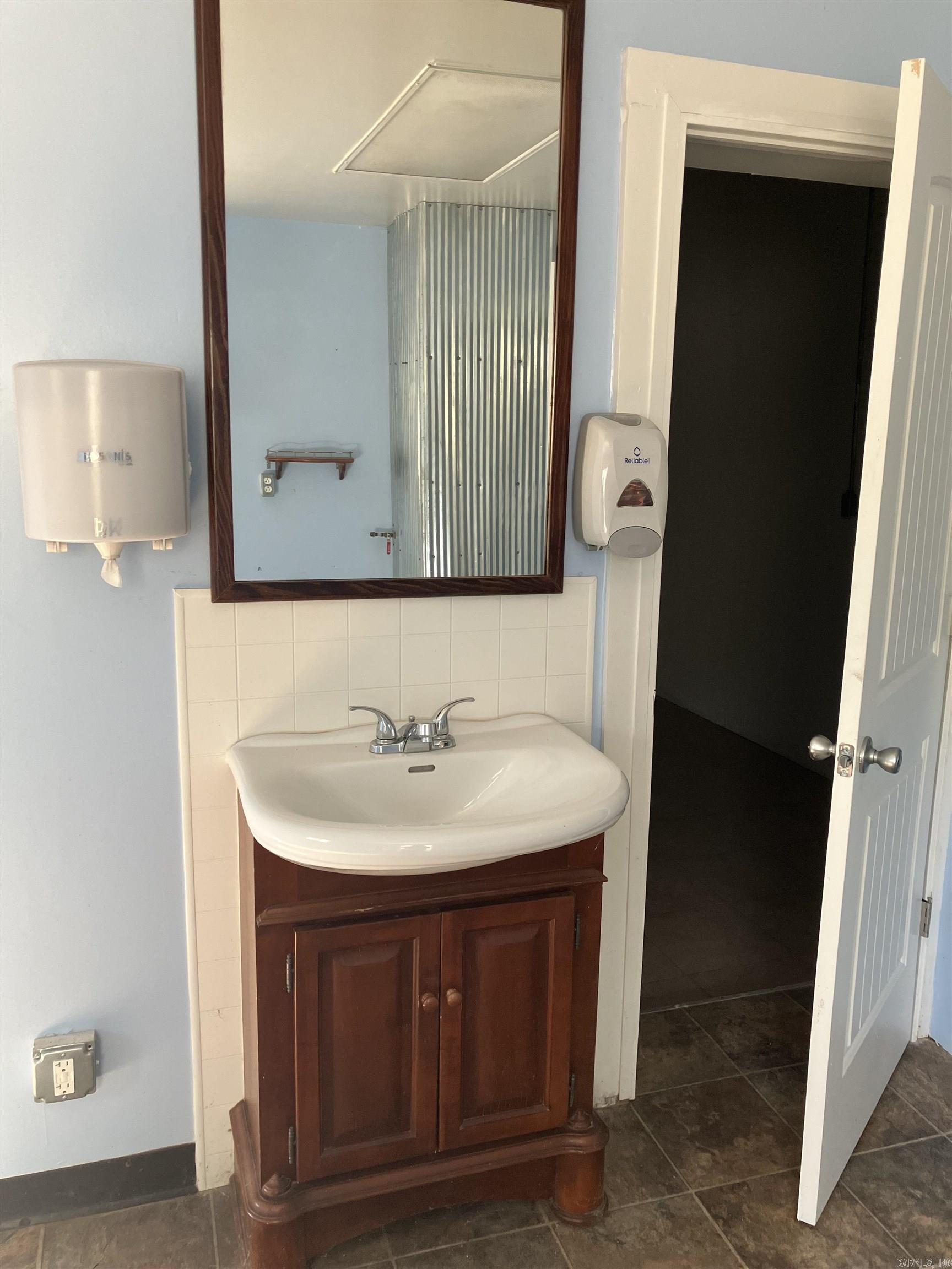 2011  HWY 71 S  Mena, AR