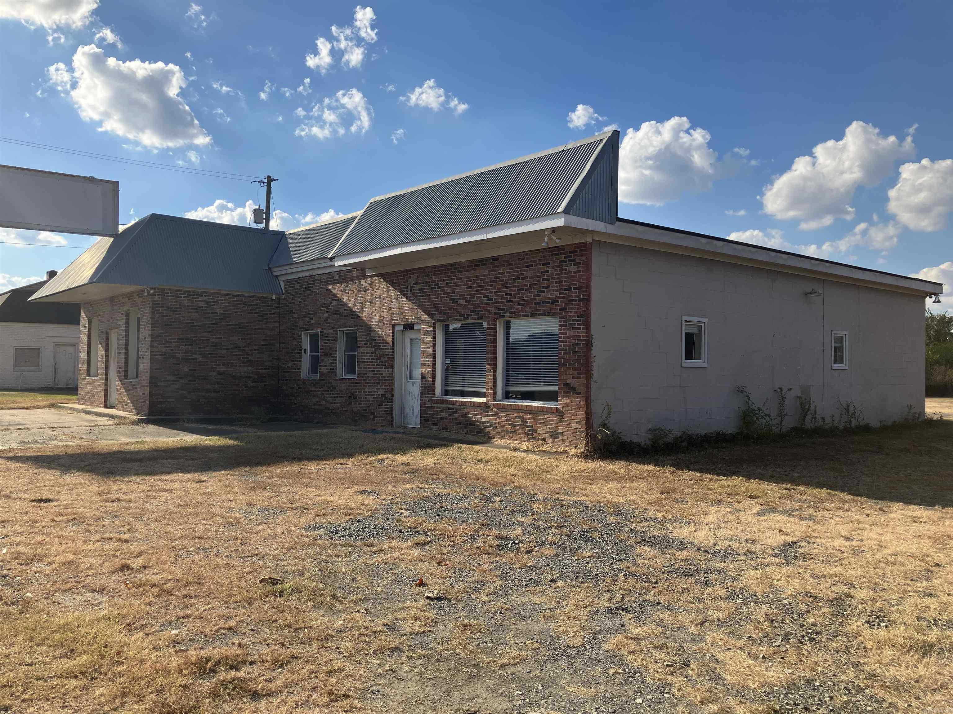 2011  HWY 71 S  Mena, AR
