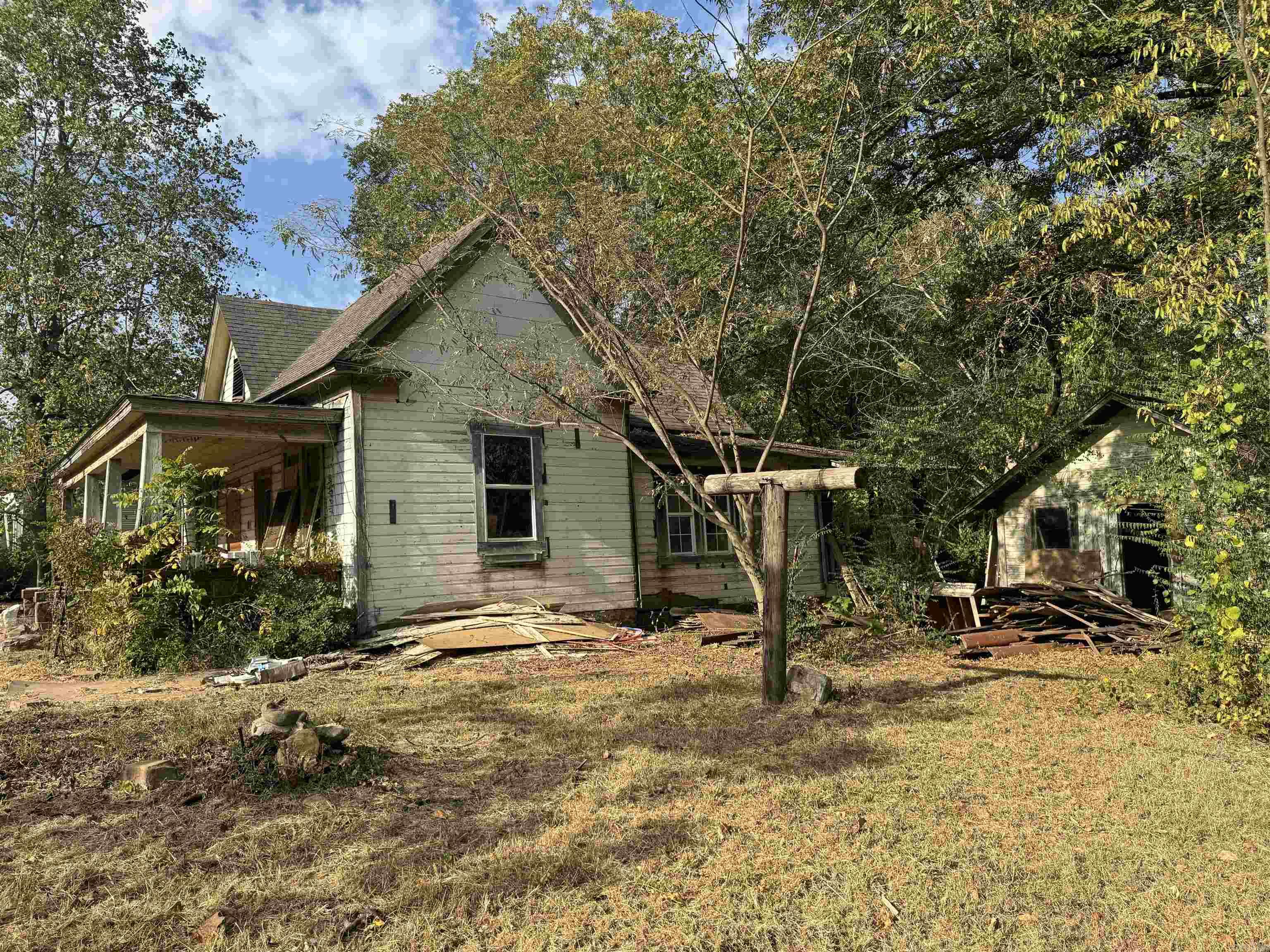 710  11th Street  Mena, AR