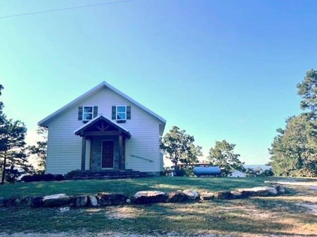 630  Henry  Melbourne, AR