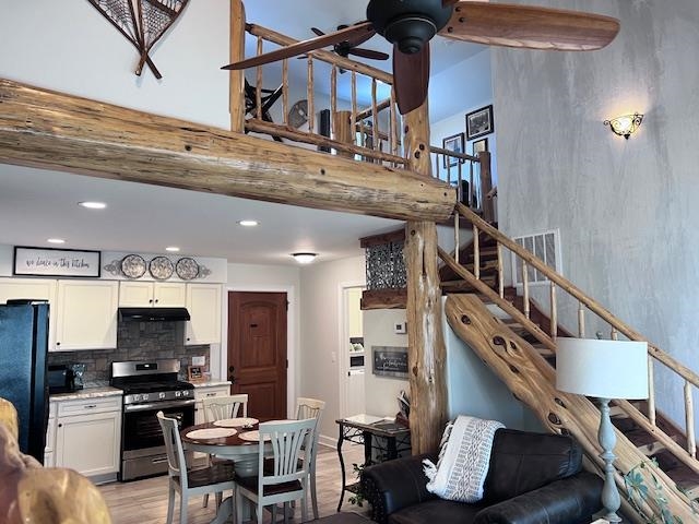 630  Henry  Melbourne, AR