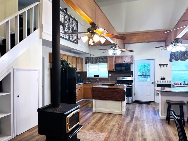 517  Henry  Melbourne, AR