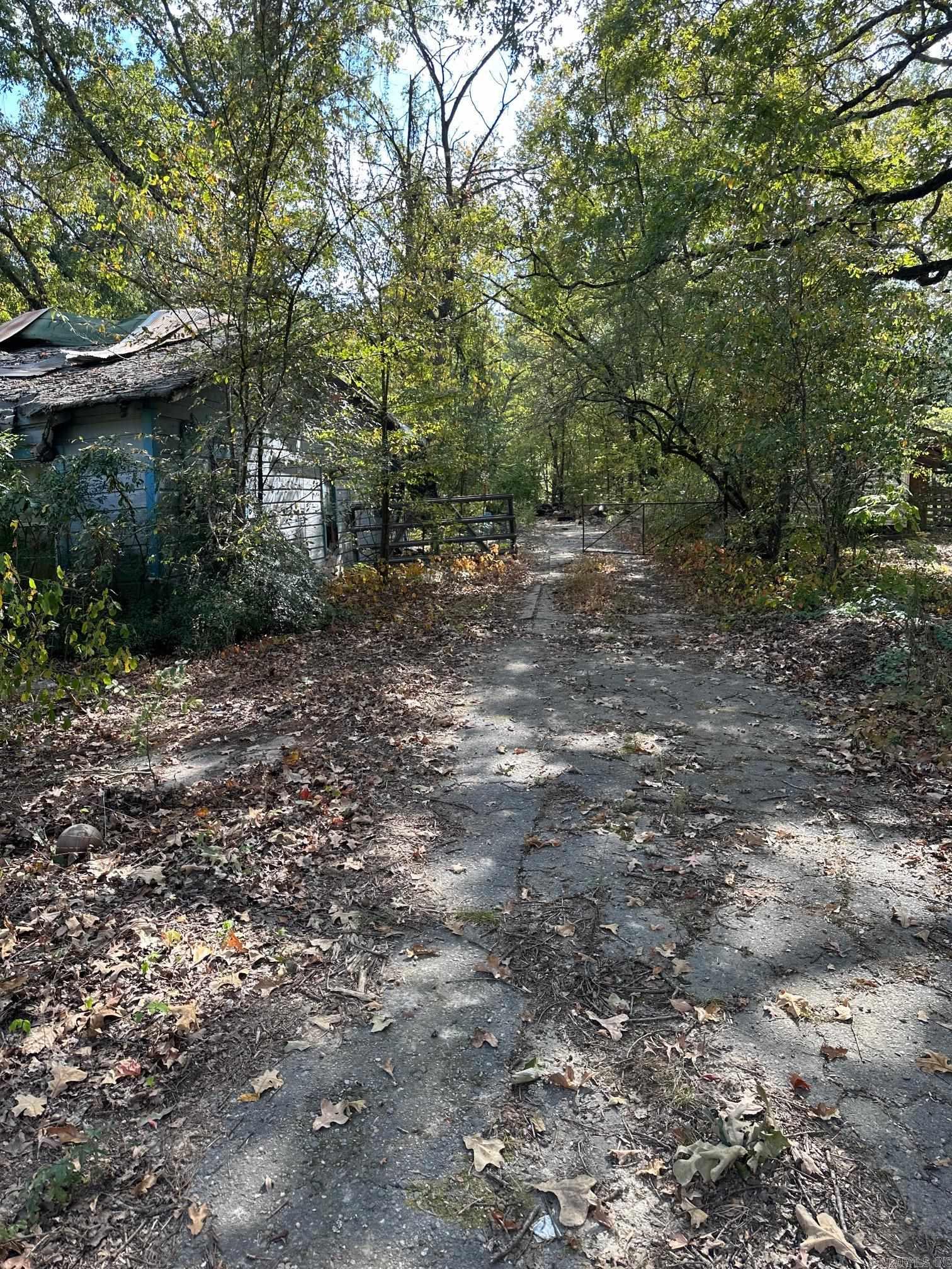 1029 E 2nd  DeWitt, AR