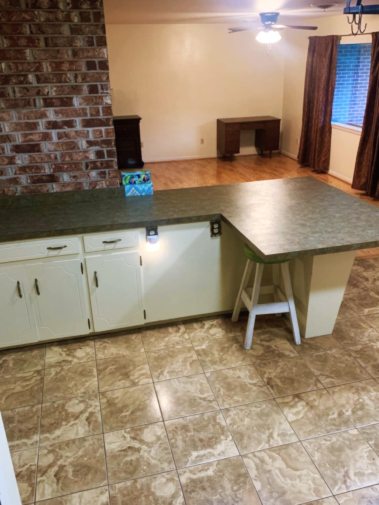 506  Hell Creek  Mountain View, AR