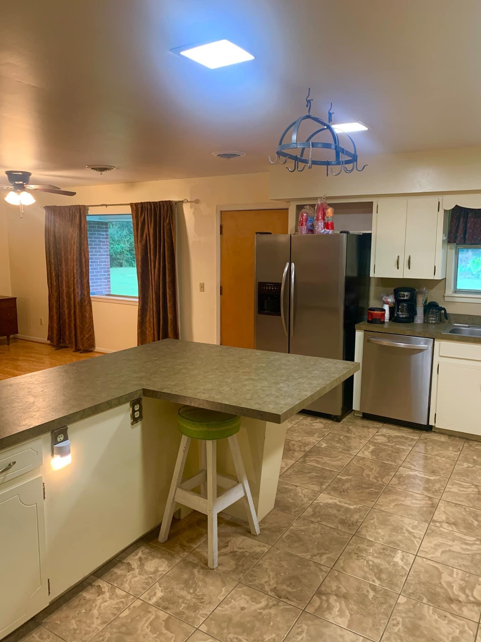 506  Hell Creek  Mountain View, AR