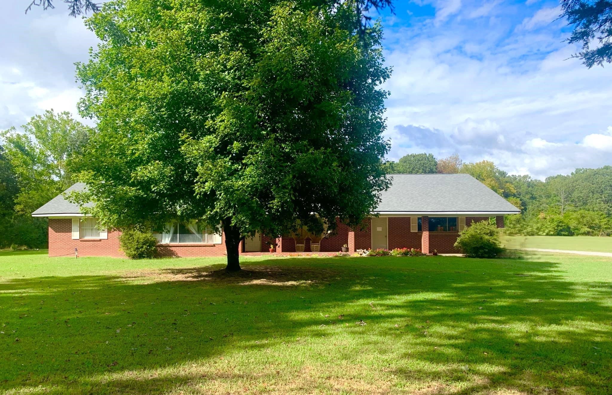 506  Hell Creek  Mountain View, AR