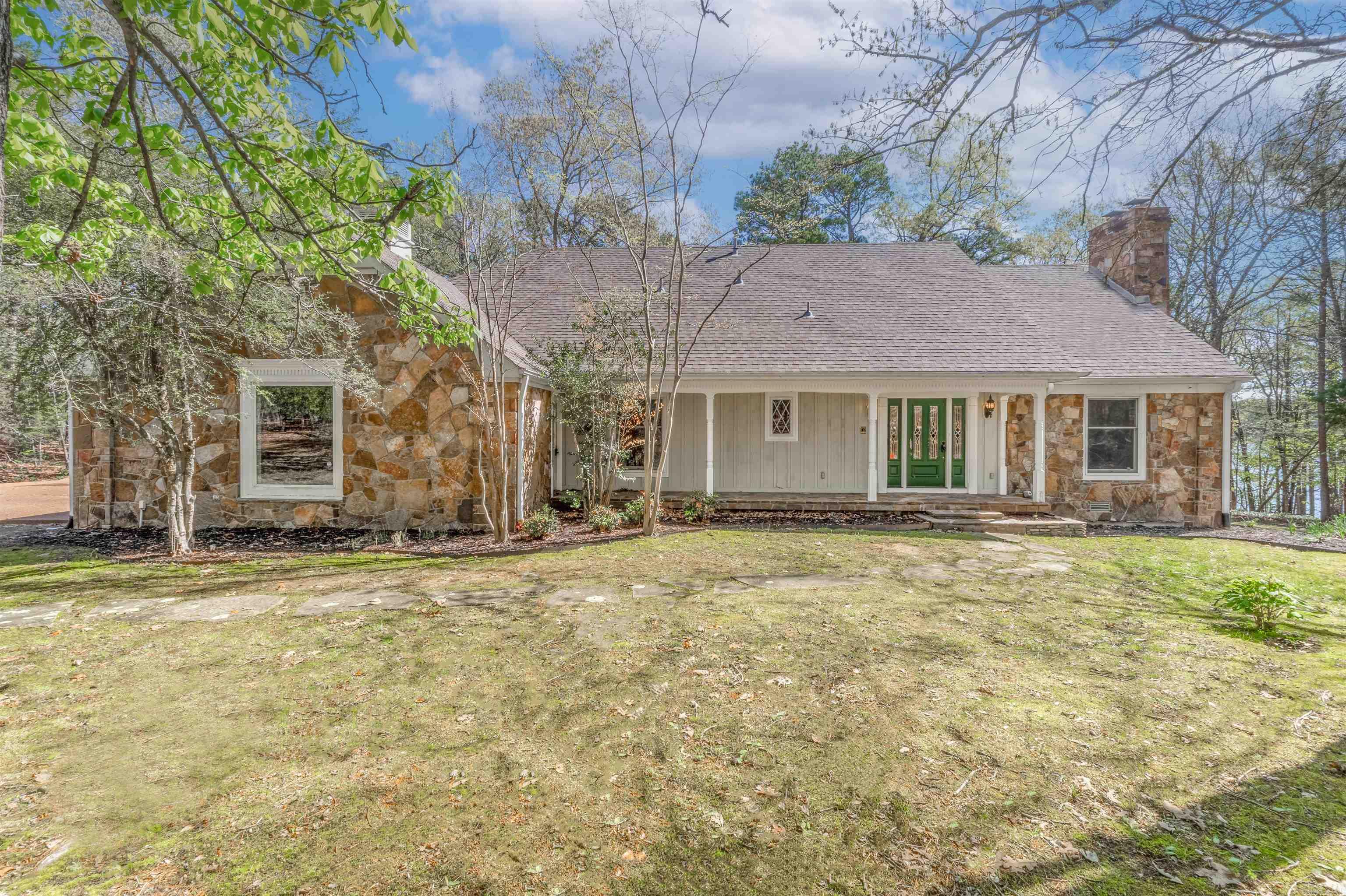 365  Grand Isle Drive  Fairfield Bay, AR