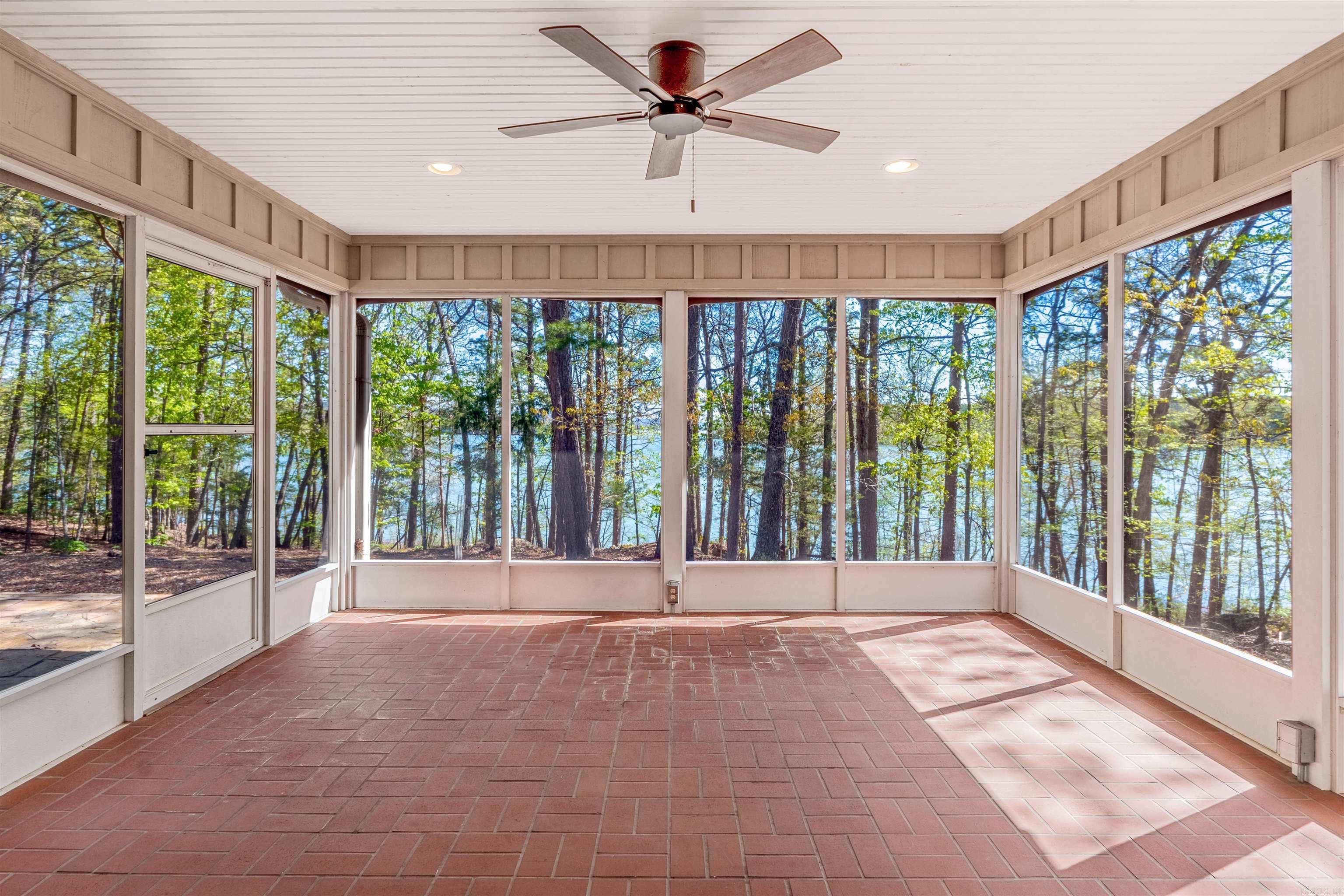 365  Grand Isle Drive  Fairfield Bay, AR