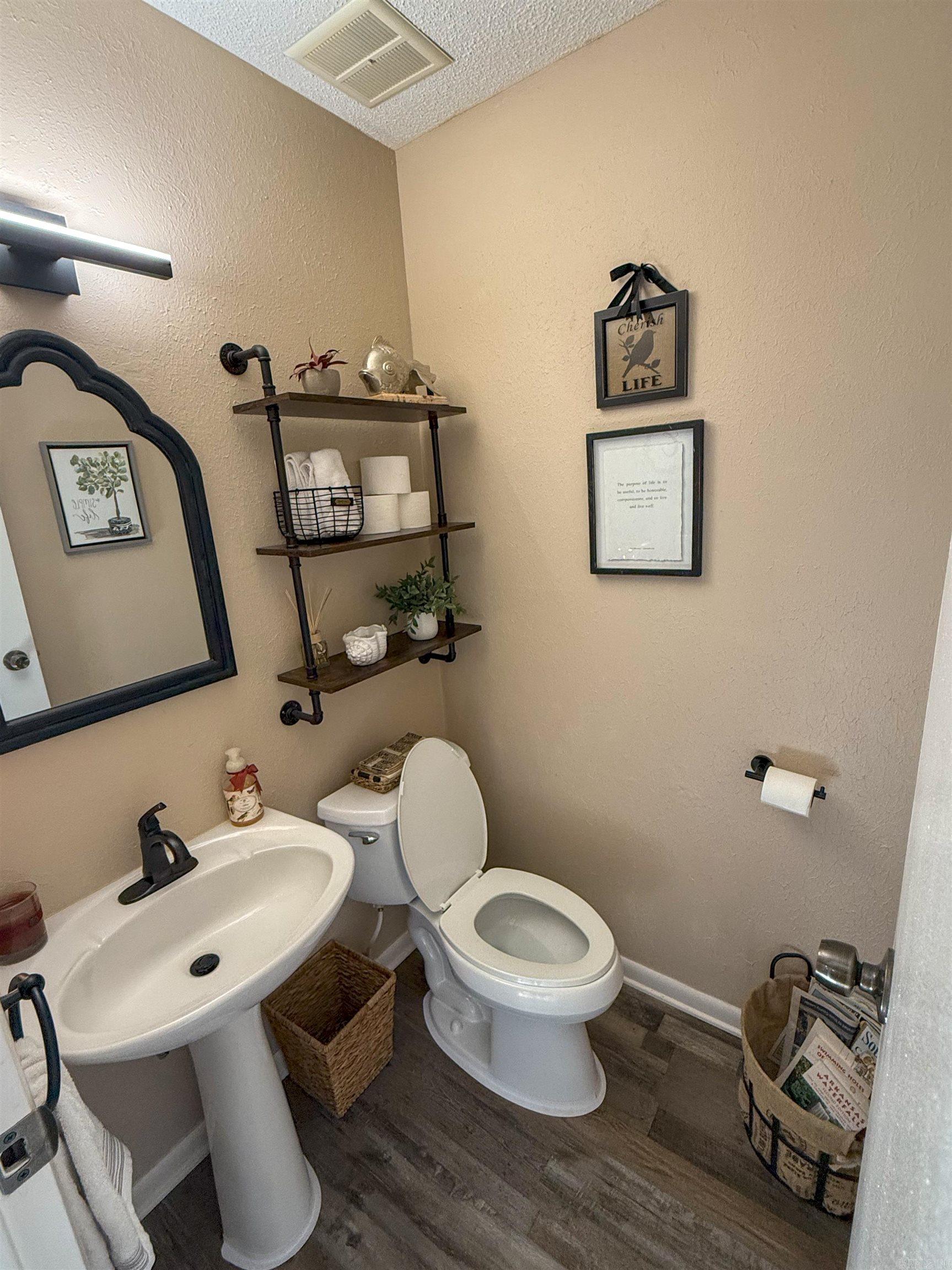 135  Hillview  Fairfield Bay, AR