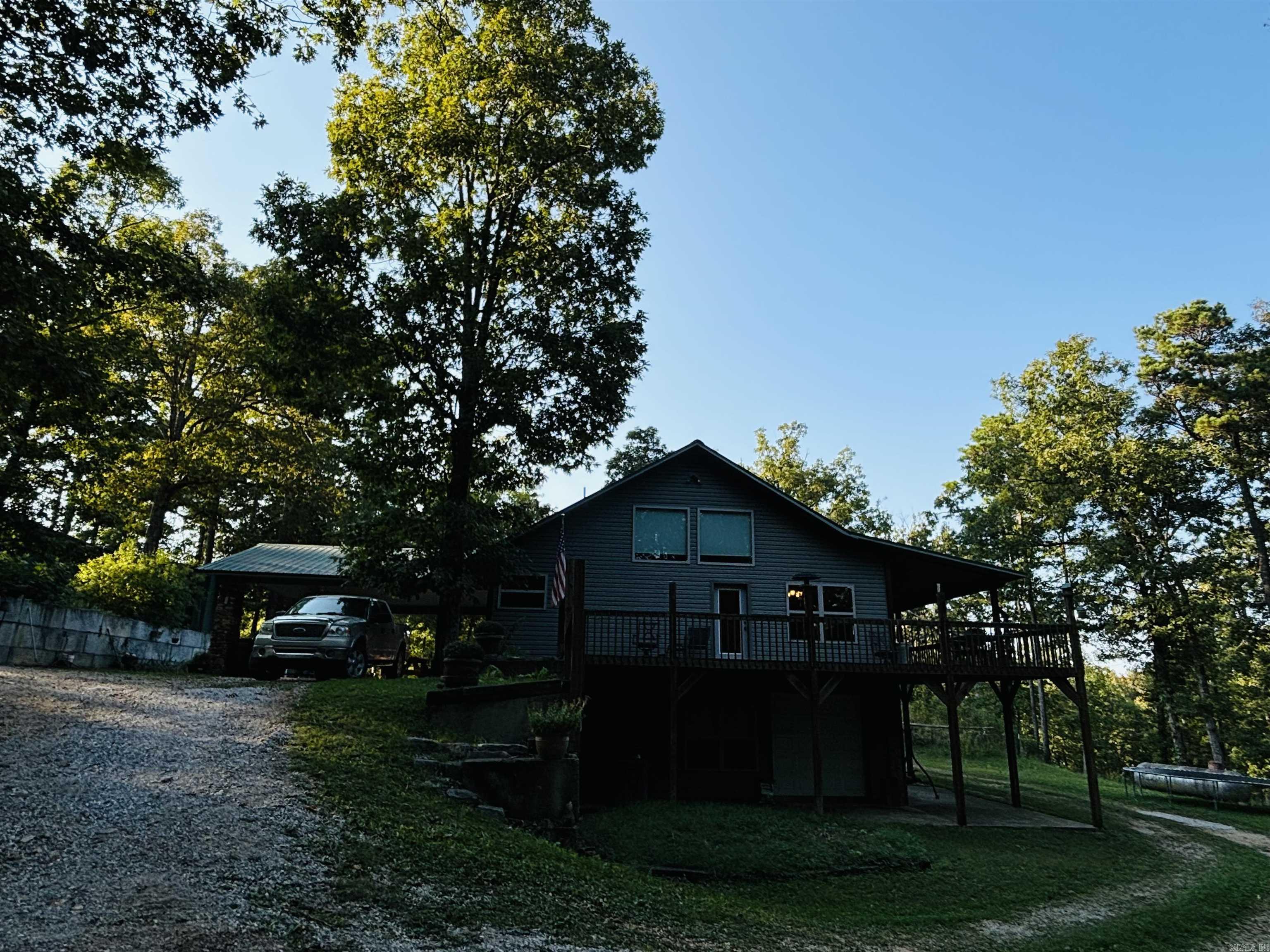 3950  Round Bottom  Mountain View, AR